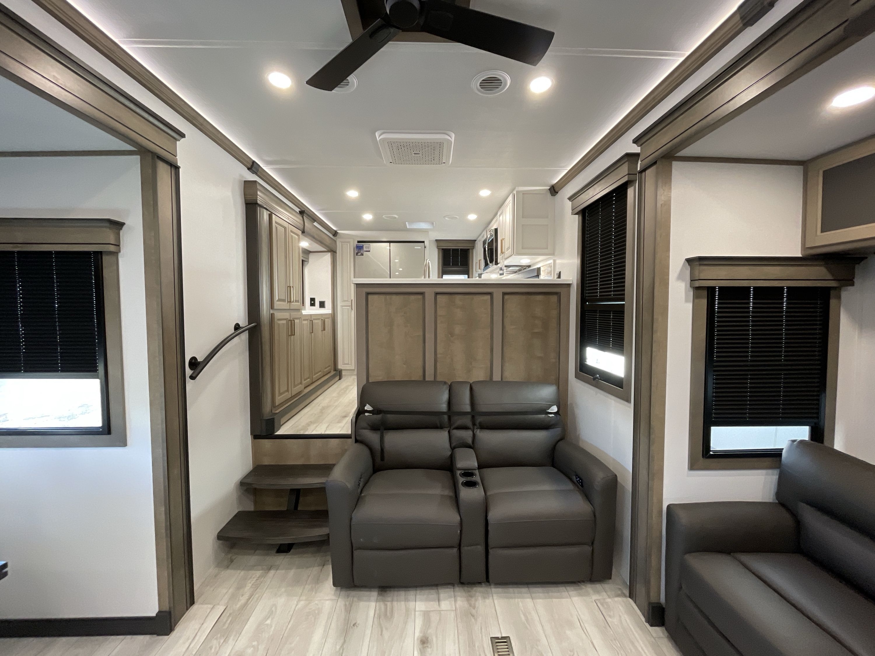 2025 Keystone MONTANA 3901RK in nashville TN