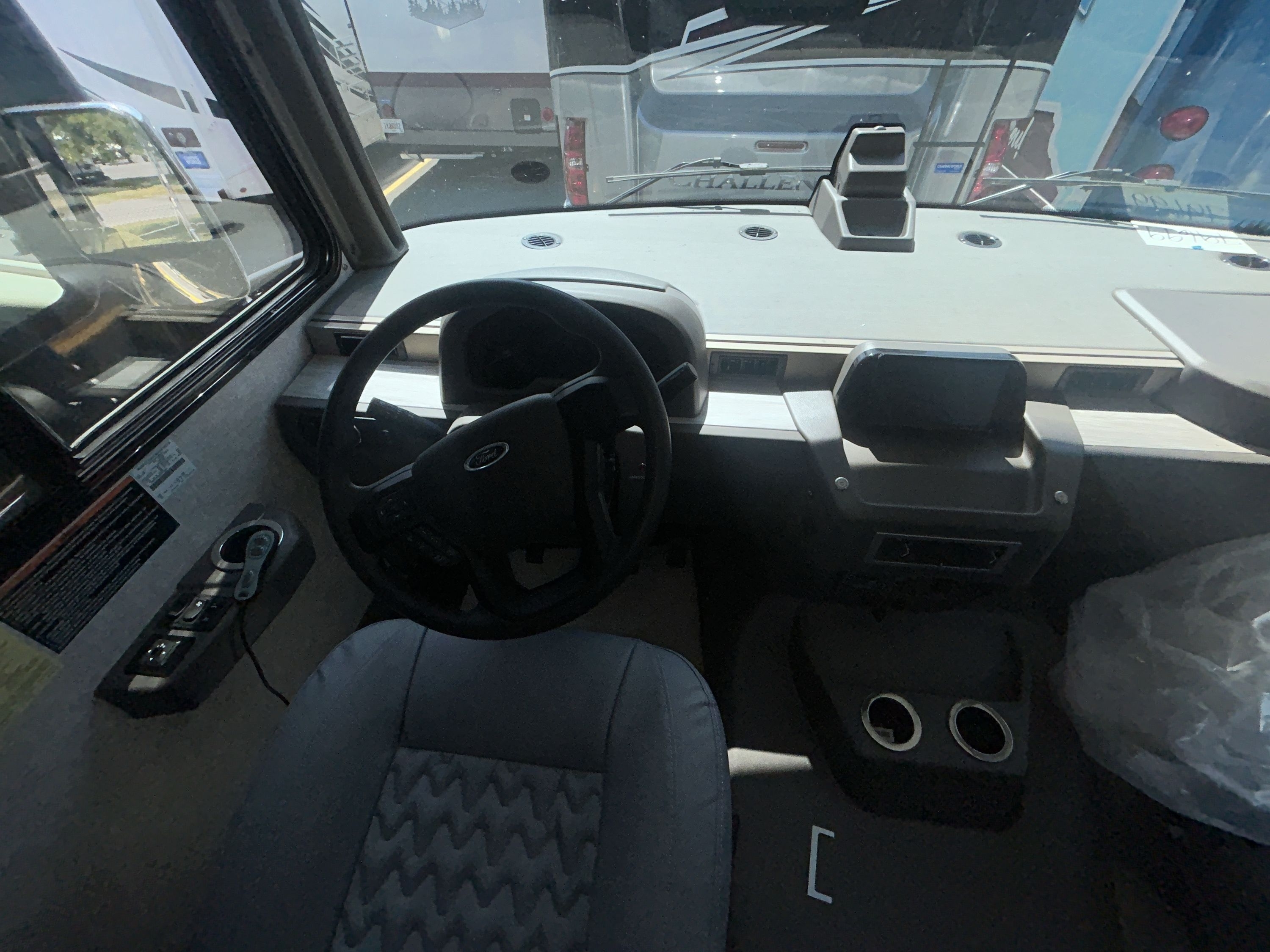 2025 Winnebago ADVENTURER 35F in syracuse NY