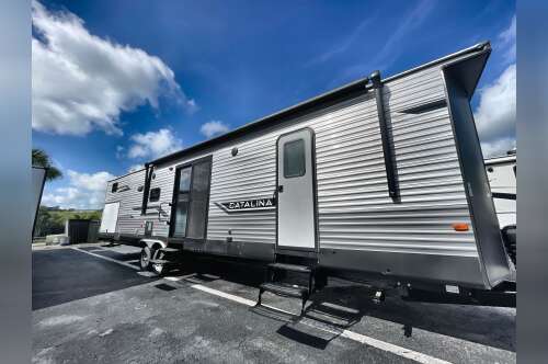 2024 Coachmen CATALINA DESTINATION 40BHTS in dover FL