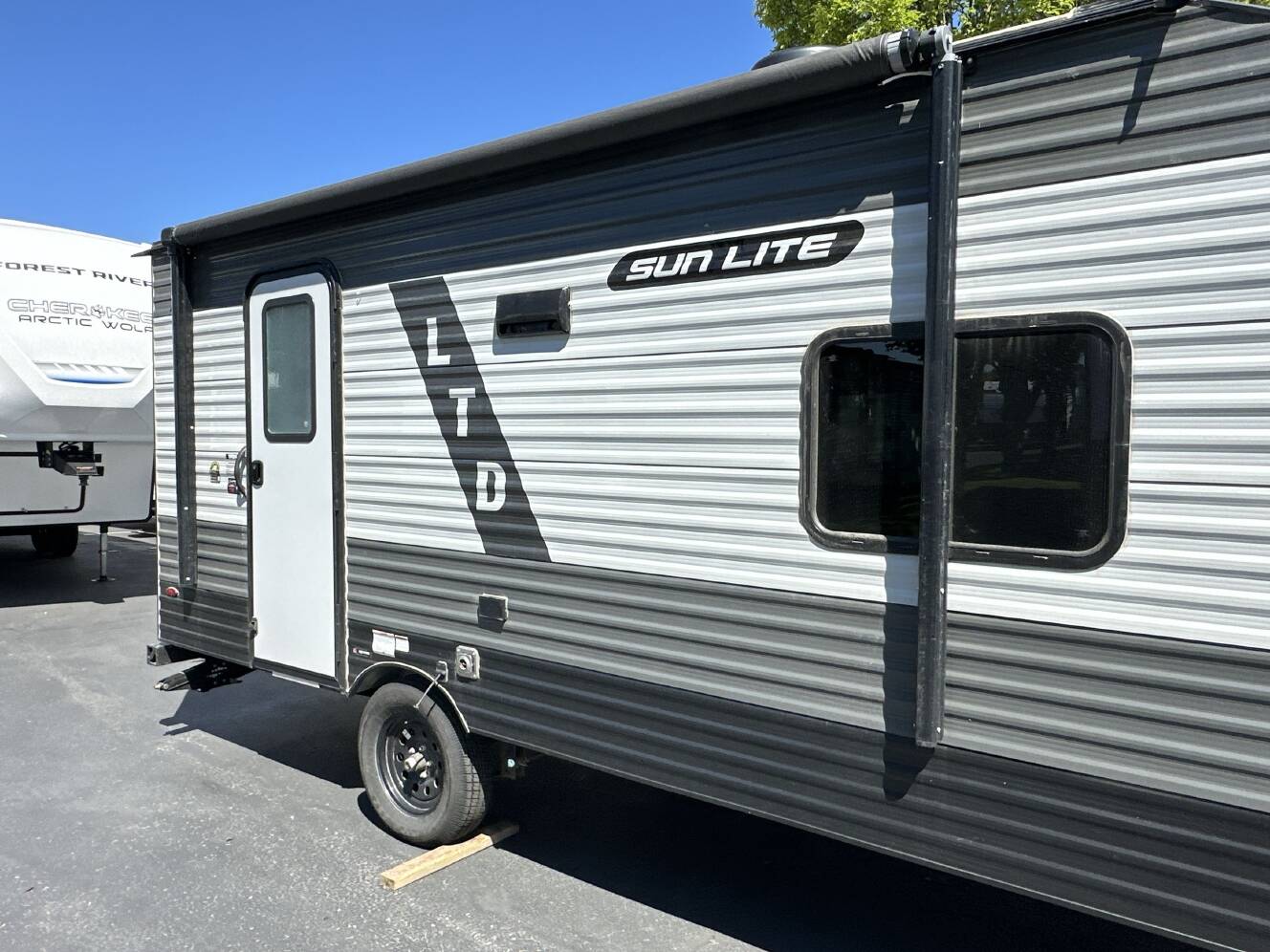 A photo of this 2024 Sunset Park Rv SUN LITE 19BH