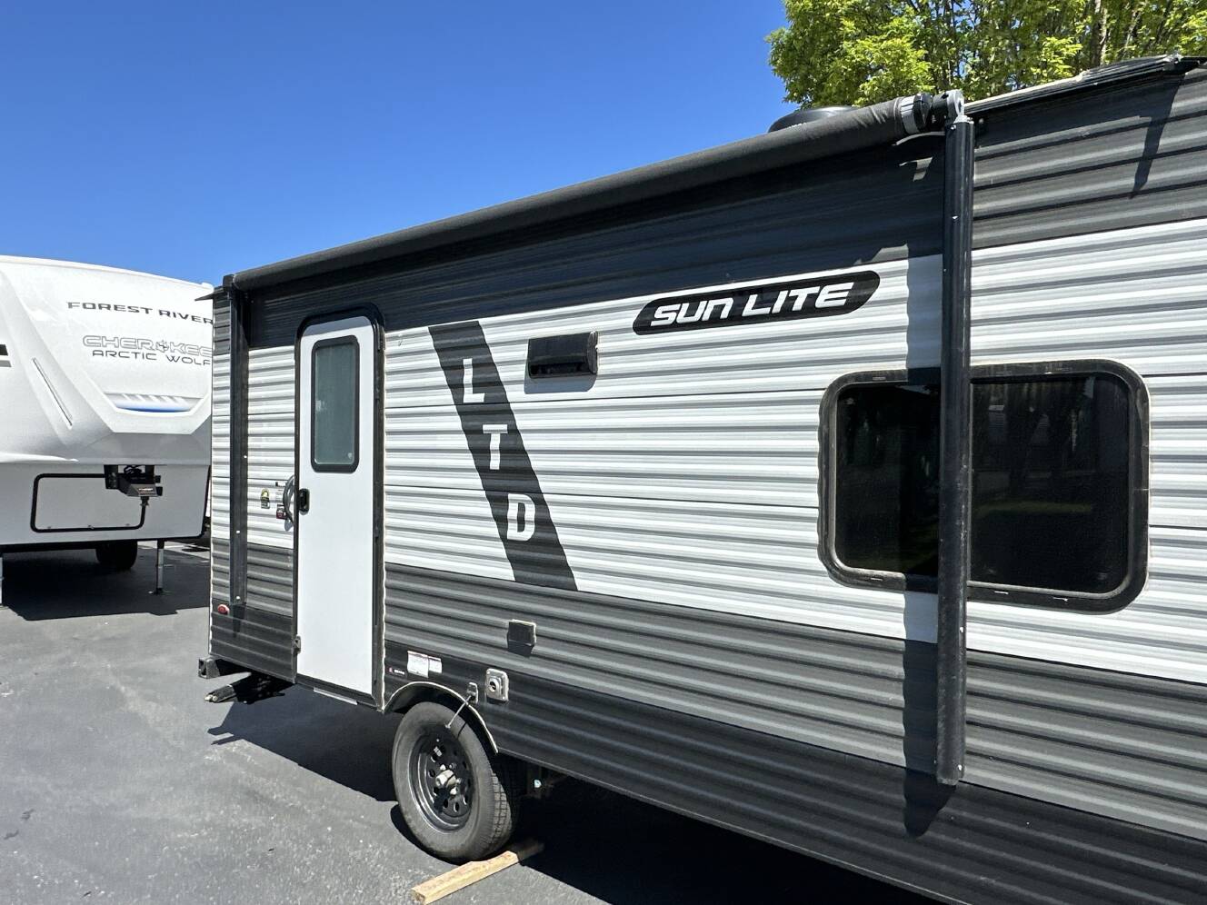 A photo of this 2024 Sunset Park Rv SUN LITE 19BH