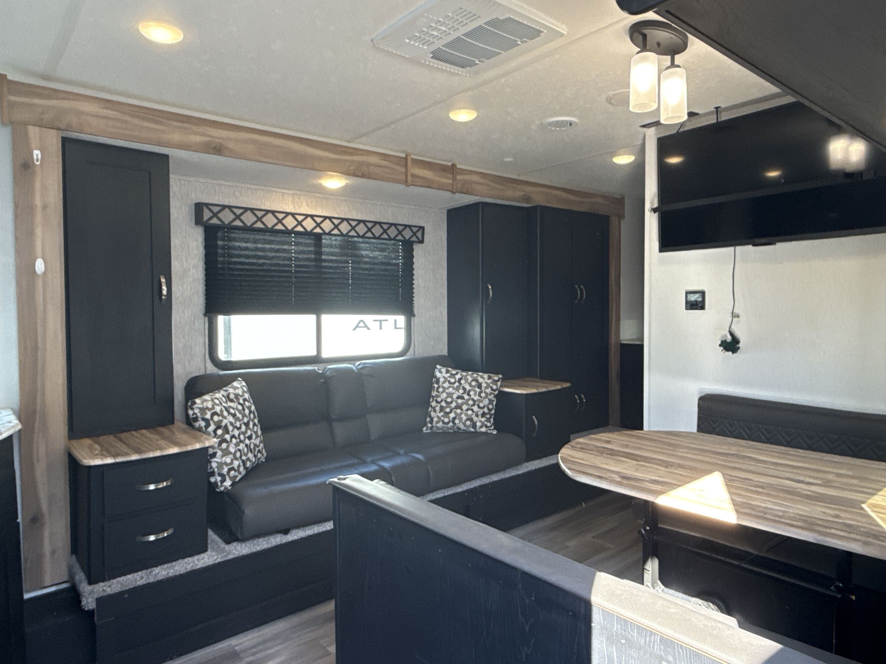 2022 Coachmen FREEDOM EXPRESS ULTRA LITE 246RKS in birch run MI