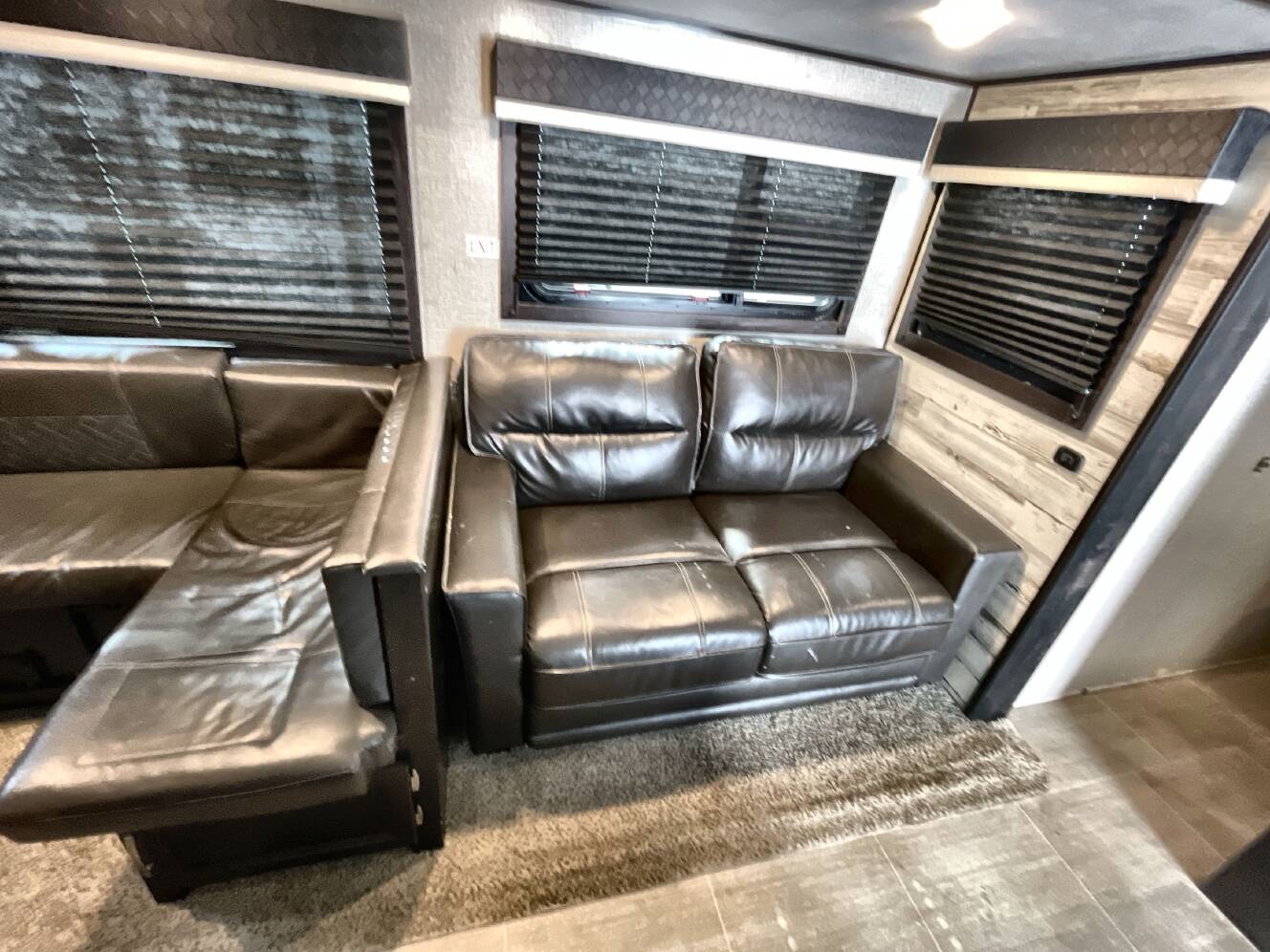 A photo of this 2020 Jayco JAY FEATHER 29QB