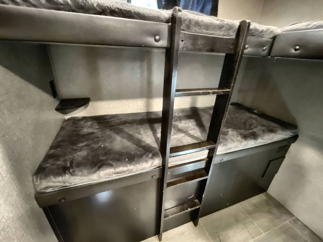 A photo of this 2020 Jayco JAY FEATHER 29QB