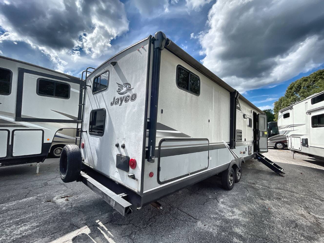 A photo of this 2020 Jayco JAY FEATHER 29QB