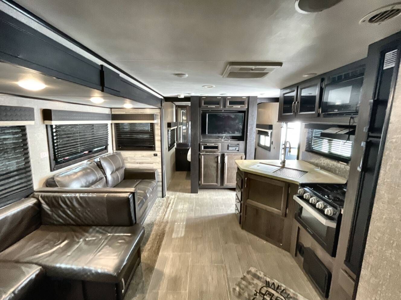 A photo of this 2020 Jayco JAY FEATHER 29QB