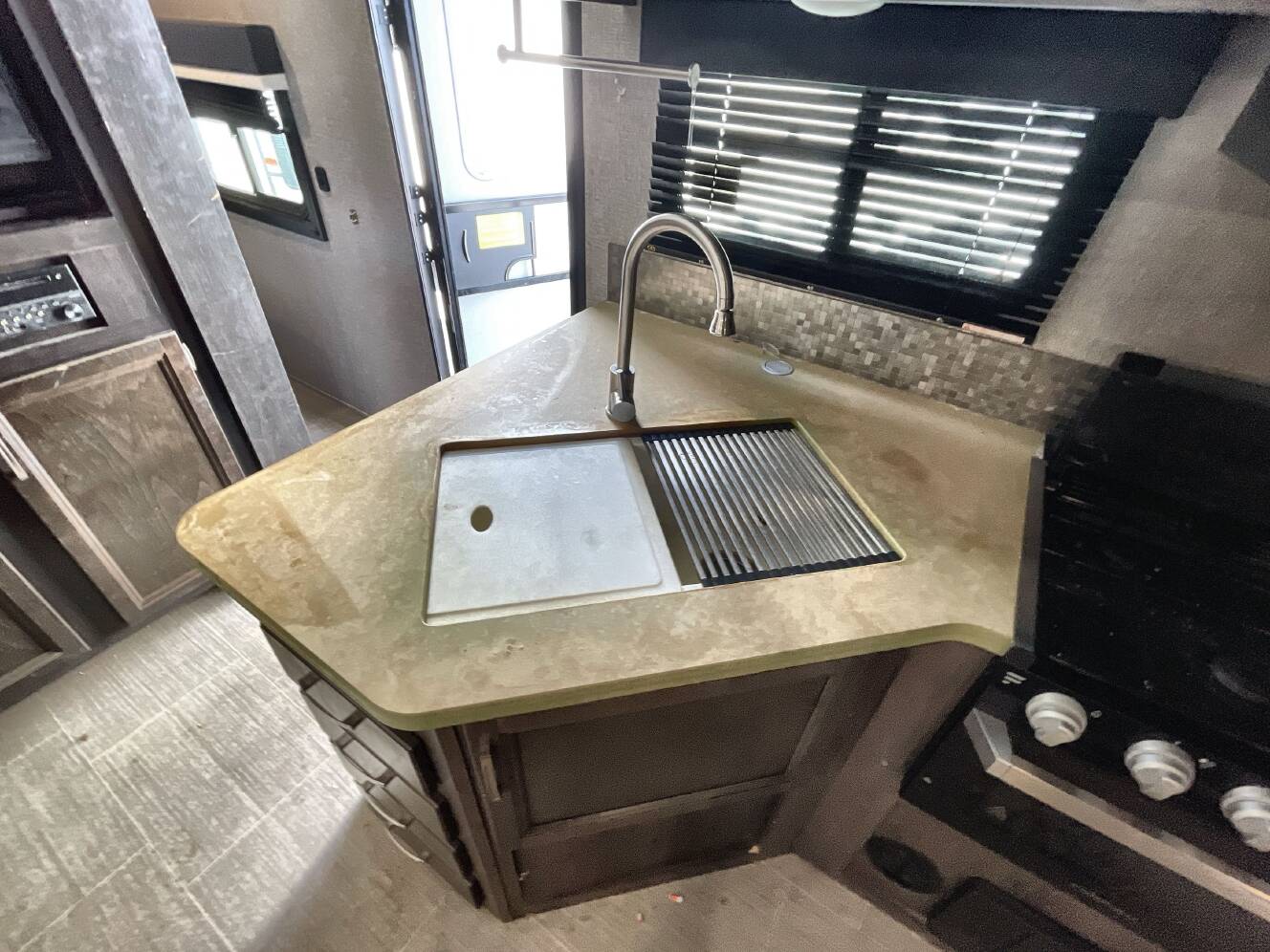 A photo of this 2020 Jayco JAY FEATHER 29QB