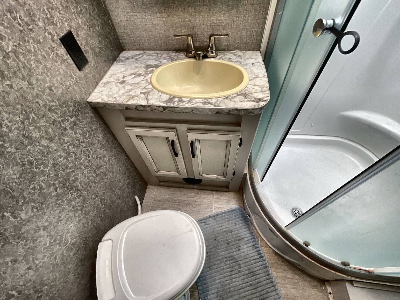 A photo of this 2020 Jayco JAY FEATHER 29QB