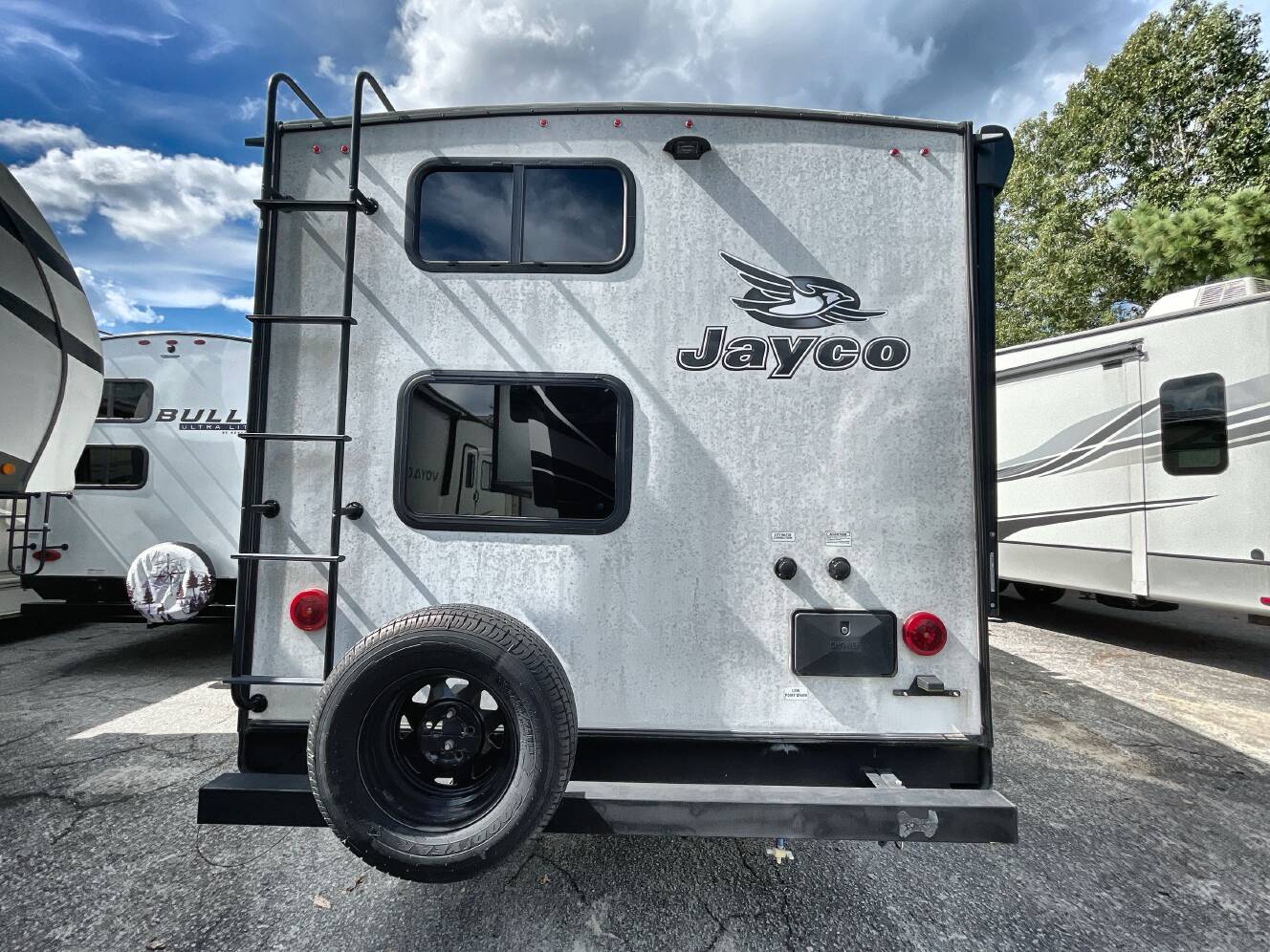 A photo of this 2020 Jayco JAY FEATHER 29QB