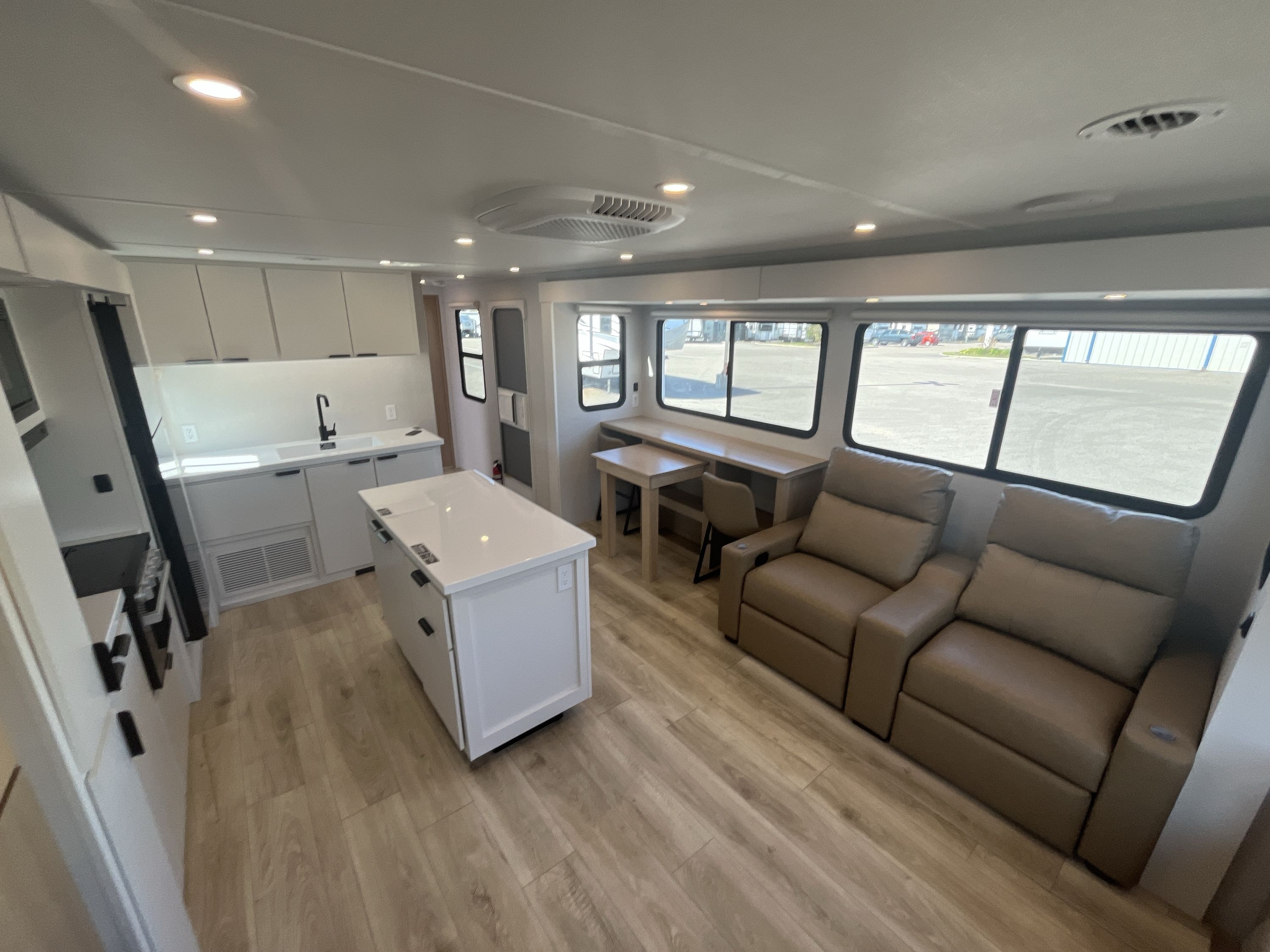 2026 Winnebago THRIVE 29RLO in biloxi MS