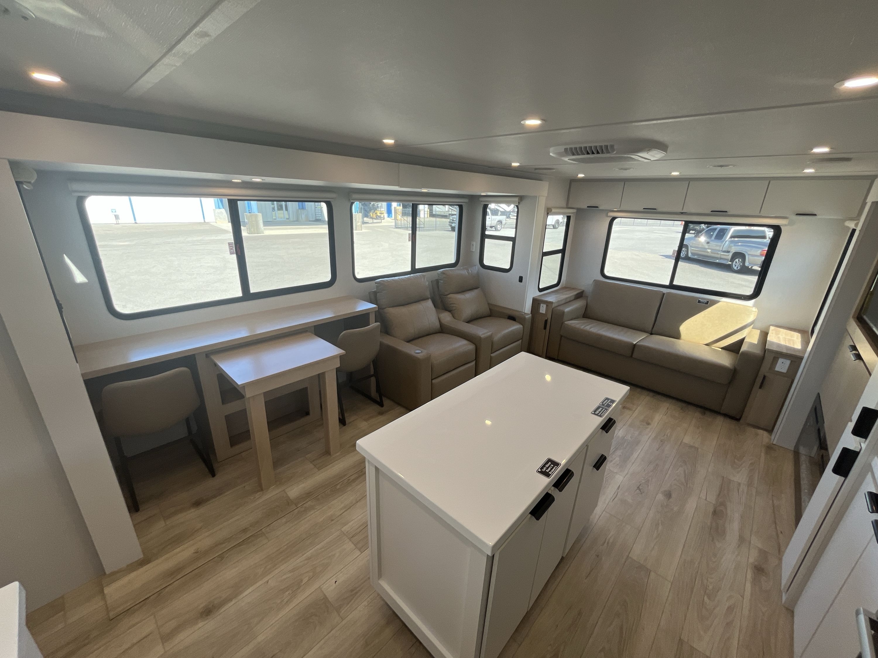 2026 Winnebago THRIVE 29RLO in biloxi MS