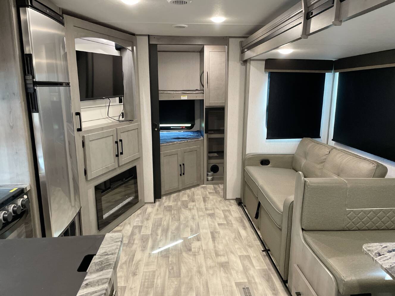 A photo of this 2022 Dutchmen KODIAK 296BHSL