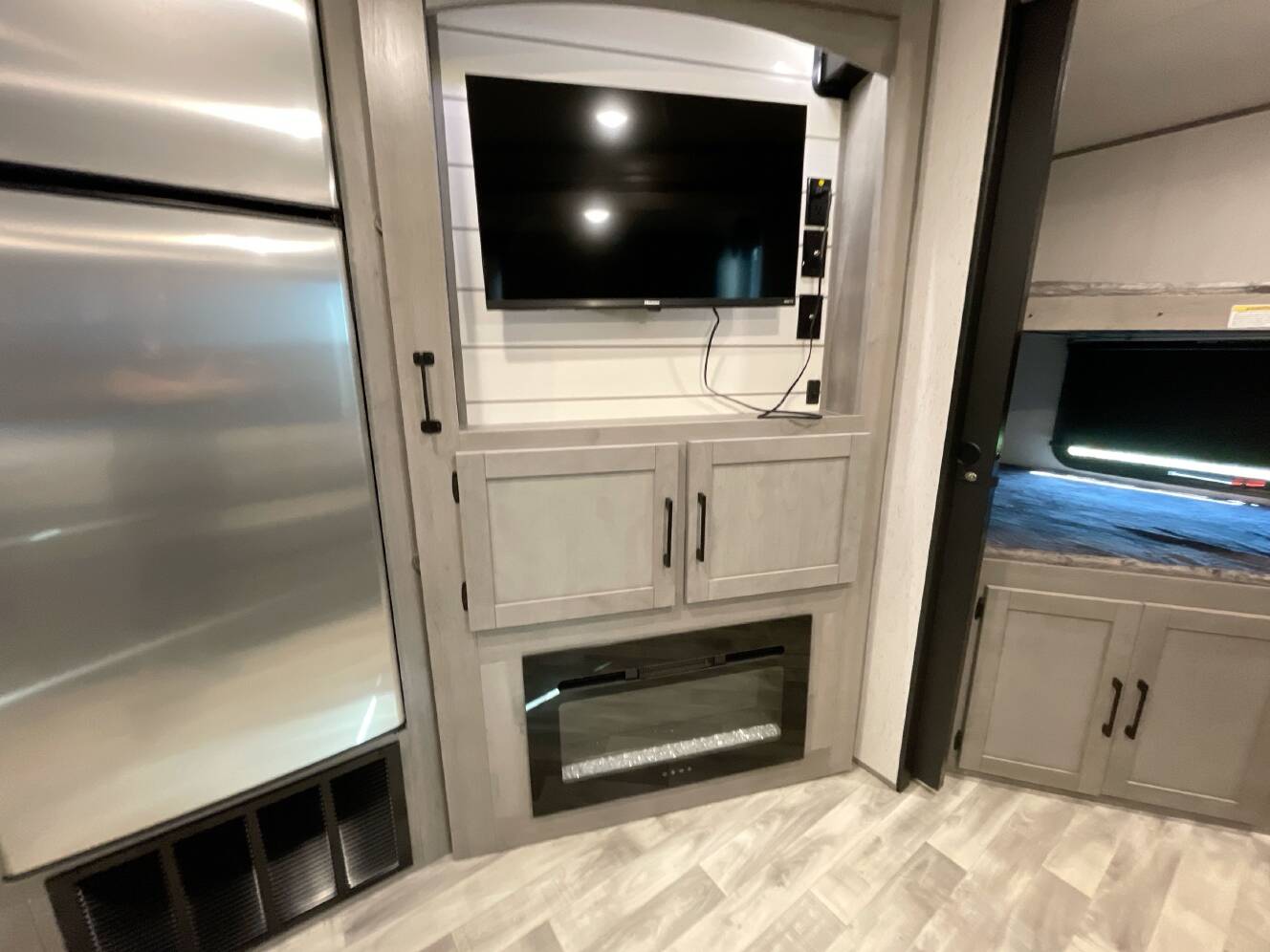 A photo of this 2022 Dutchmen KODIAK 296BHSL