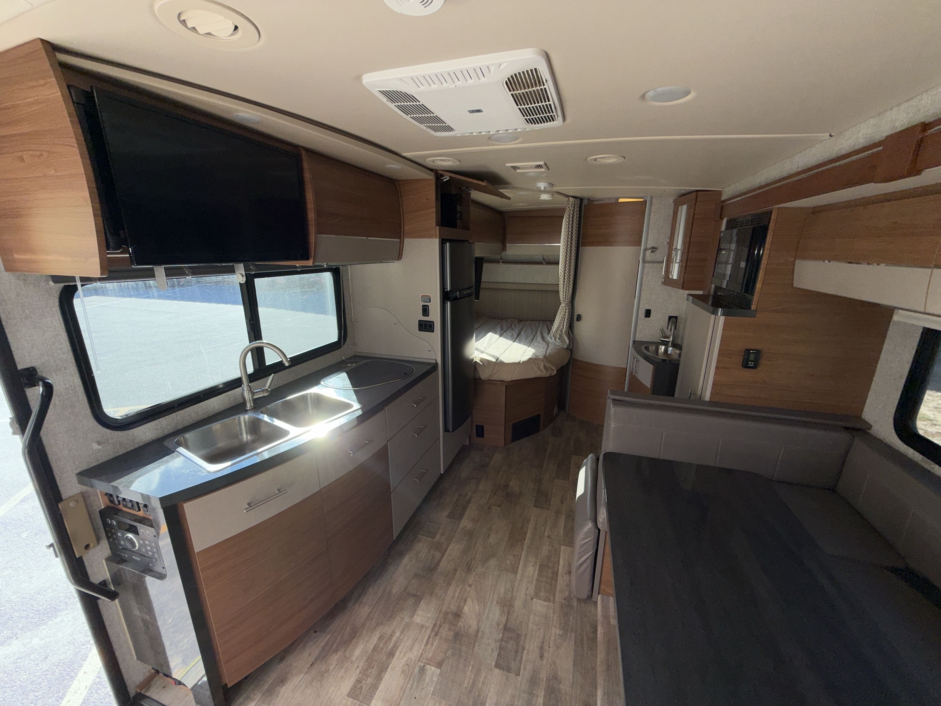2016 Winnebago NAVION 24J in center conway NH