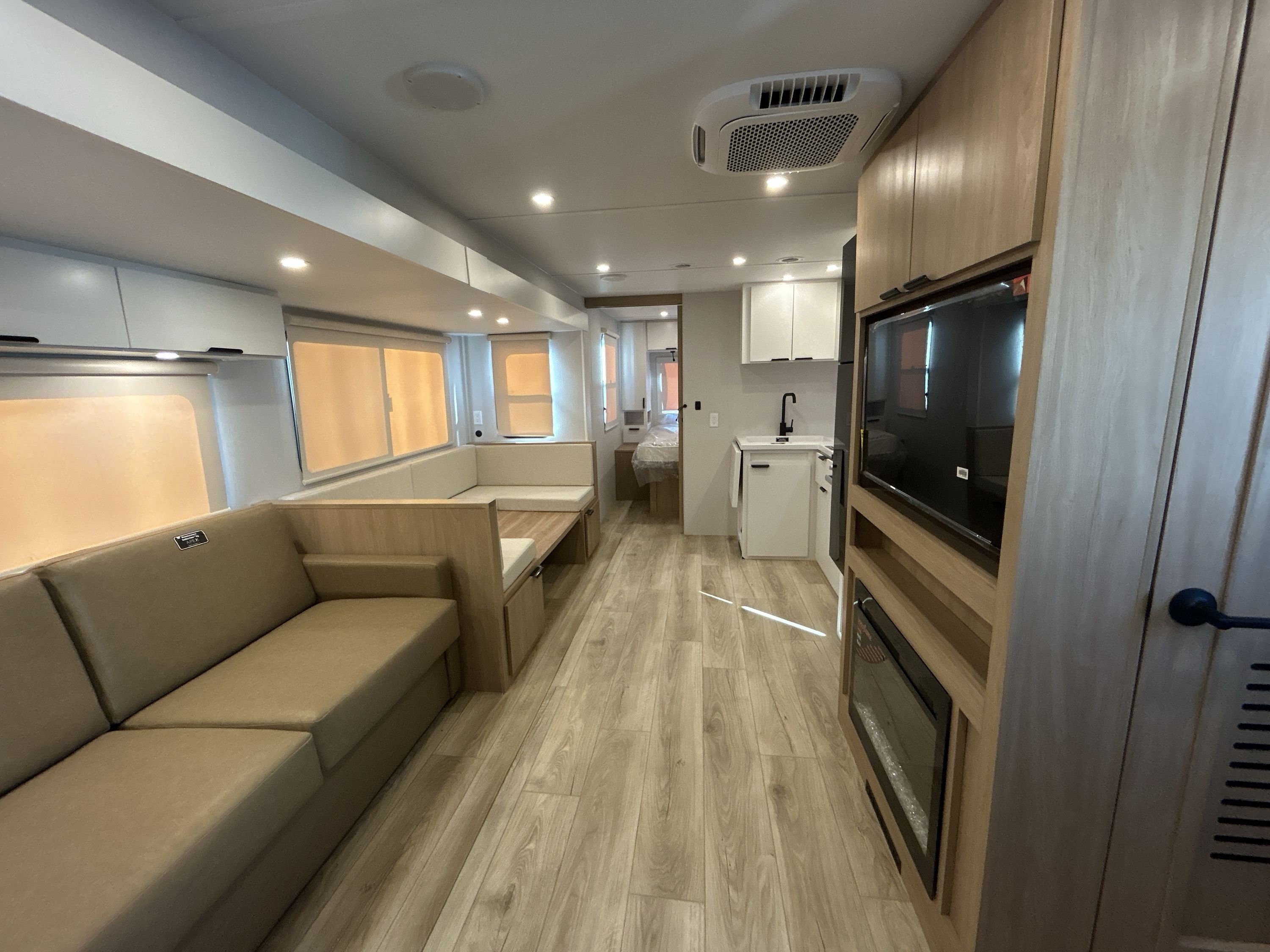 2026 Winnebago THRIVE 28BHS in lowell AR