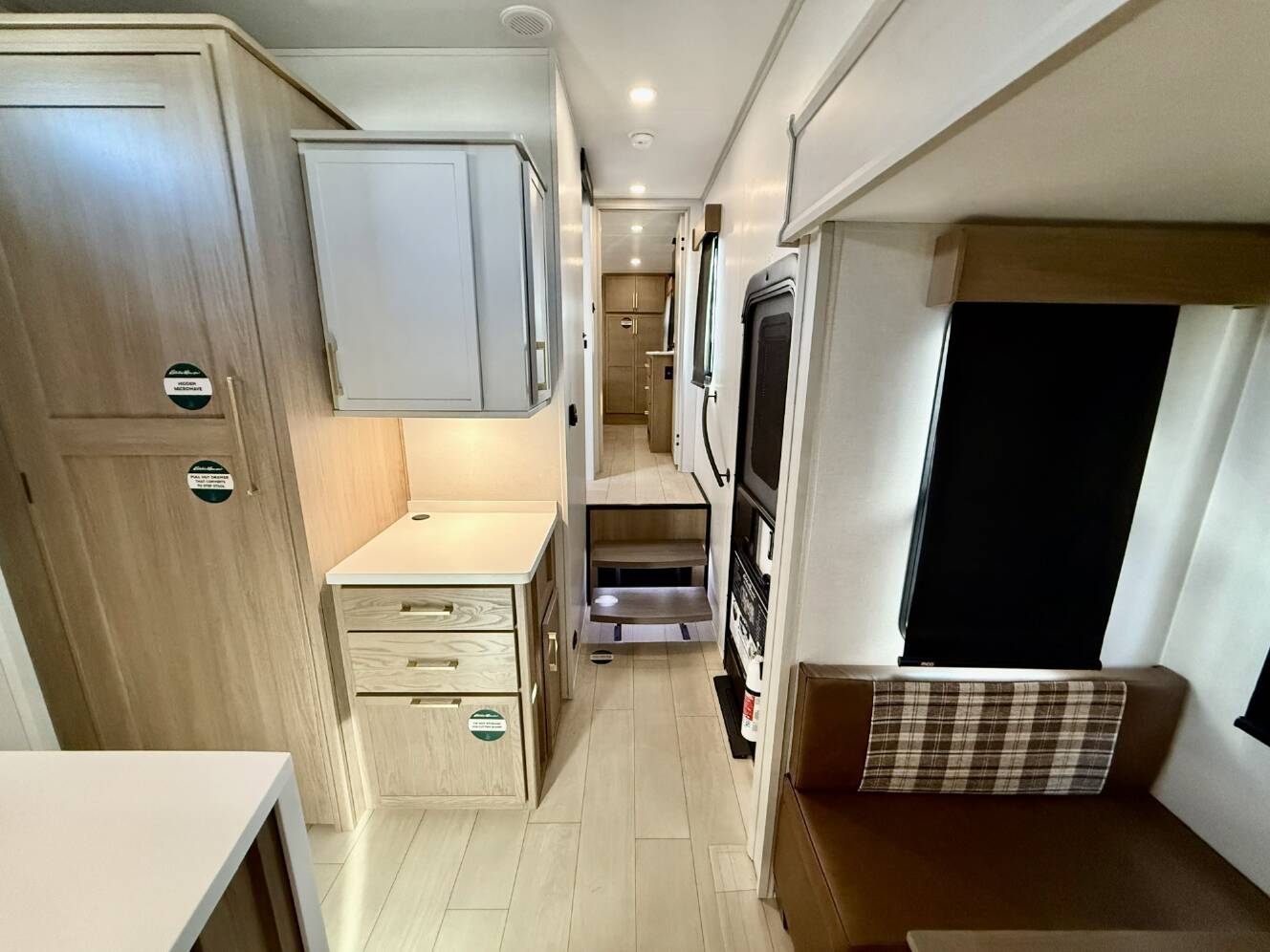 A photo of this 2026 Dutchmen EDDIE BAUER SUMMIT 3210RL