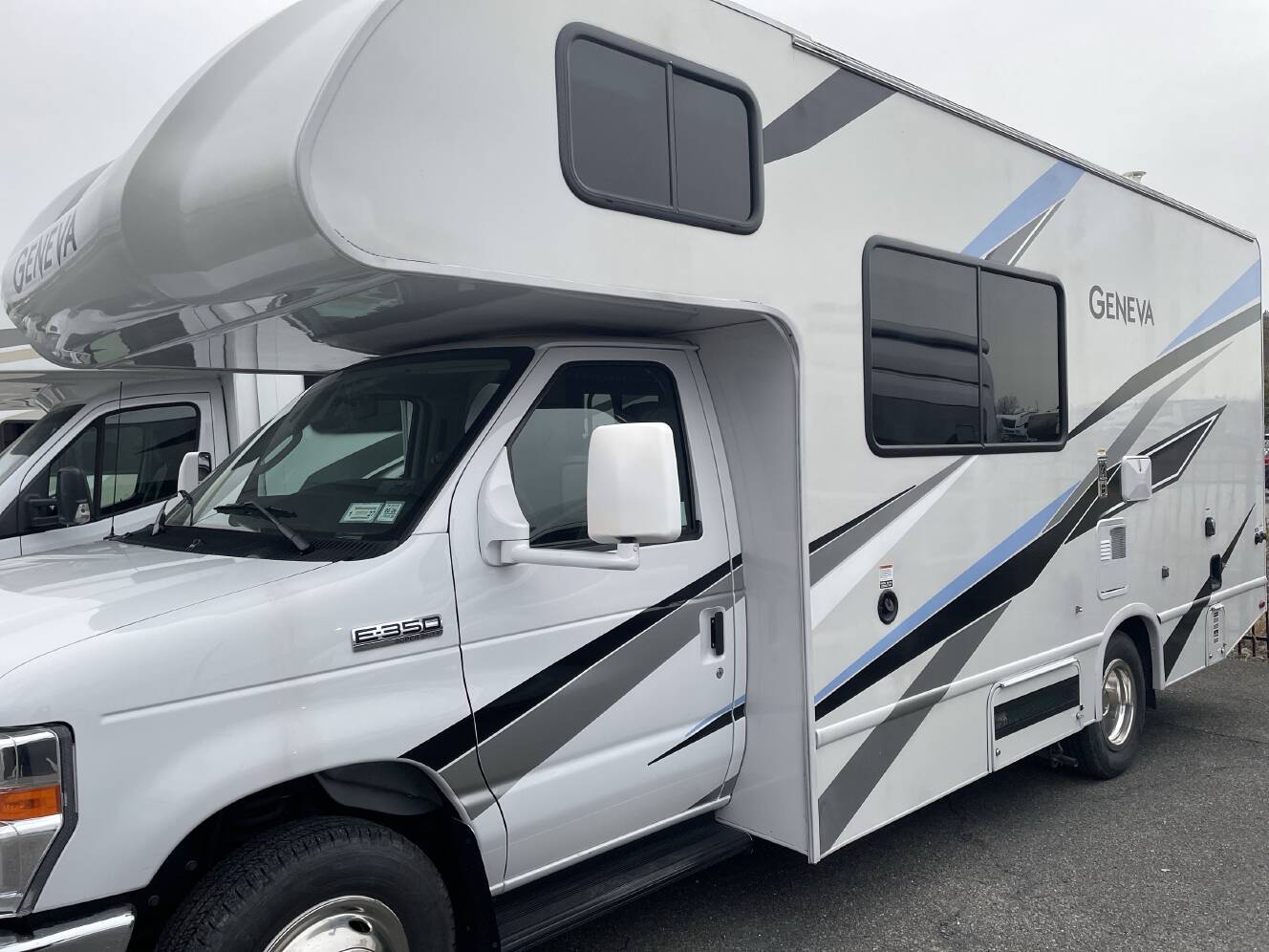 A photo of this 2023 Thor GENEVA 22VA