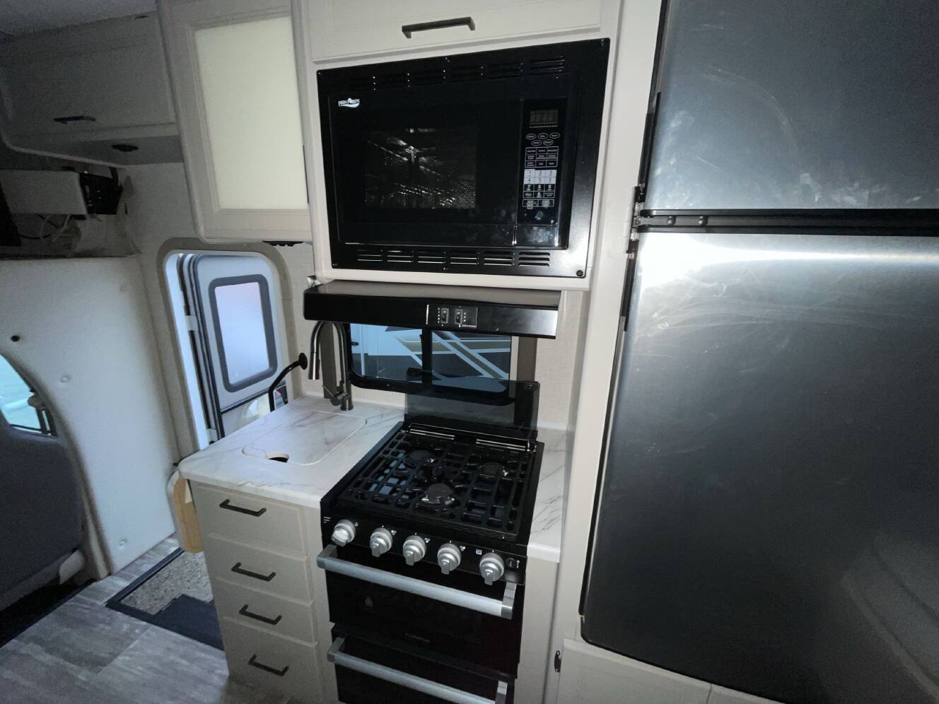 A photo of this 2023 Thor GENEVA 22VA