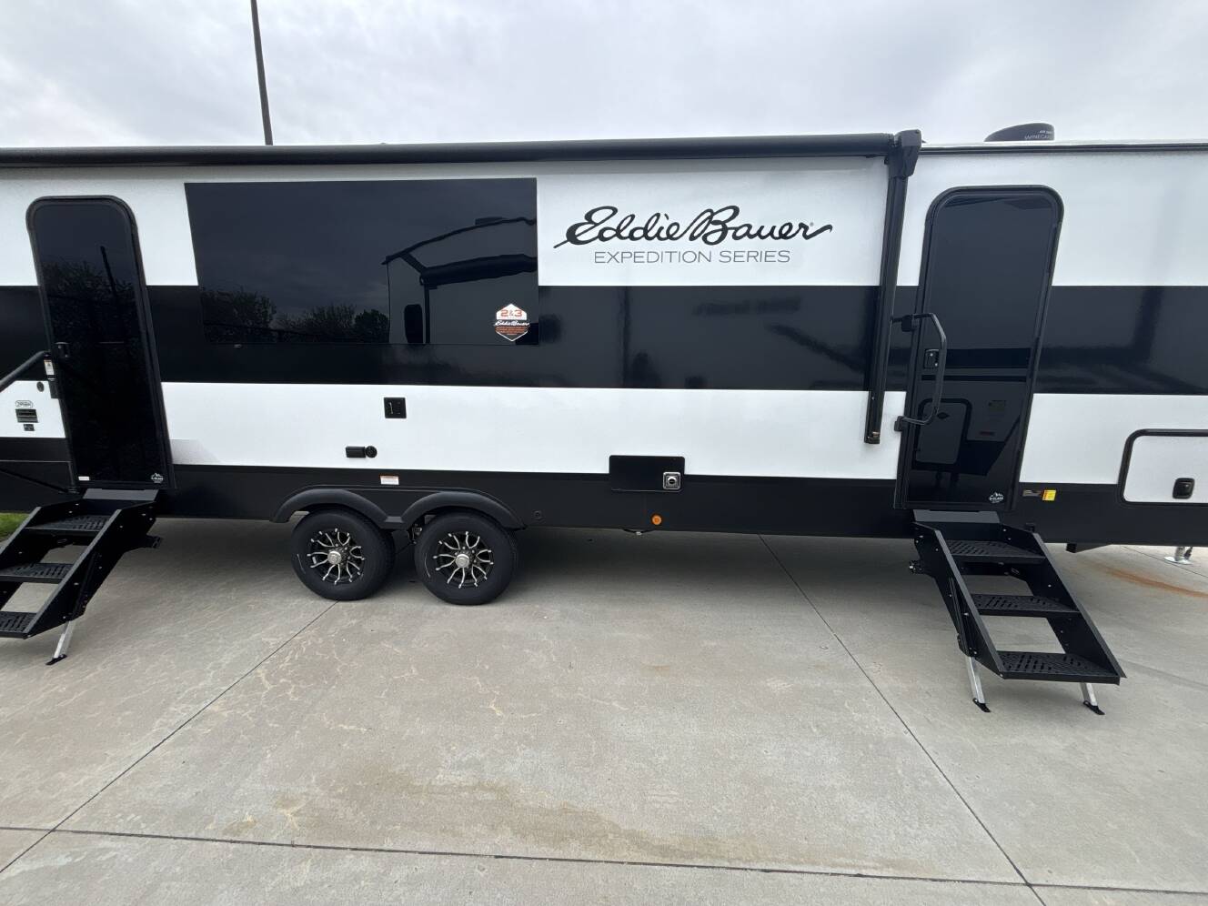 A photo of this 2026 Dutchmen EDDIE BAUER EXPEDITION 295BH