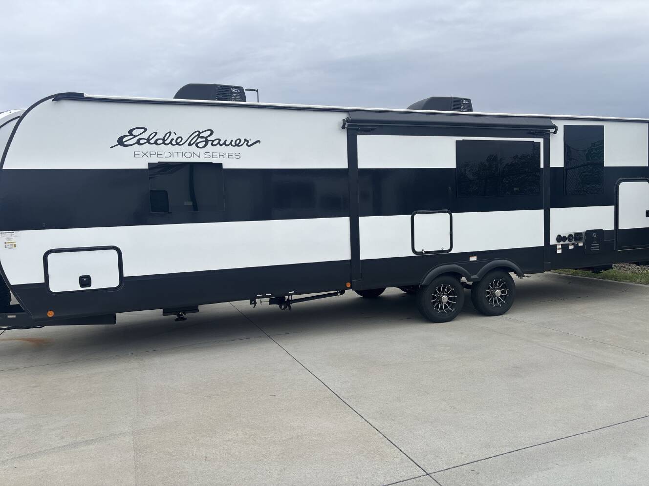 A photo of this 2026 Dutchmen EDDIE BAUER EXPEDITION 295BH