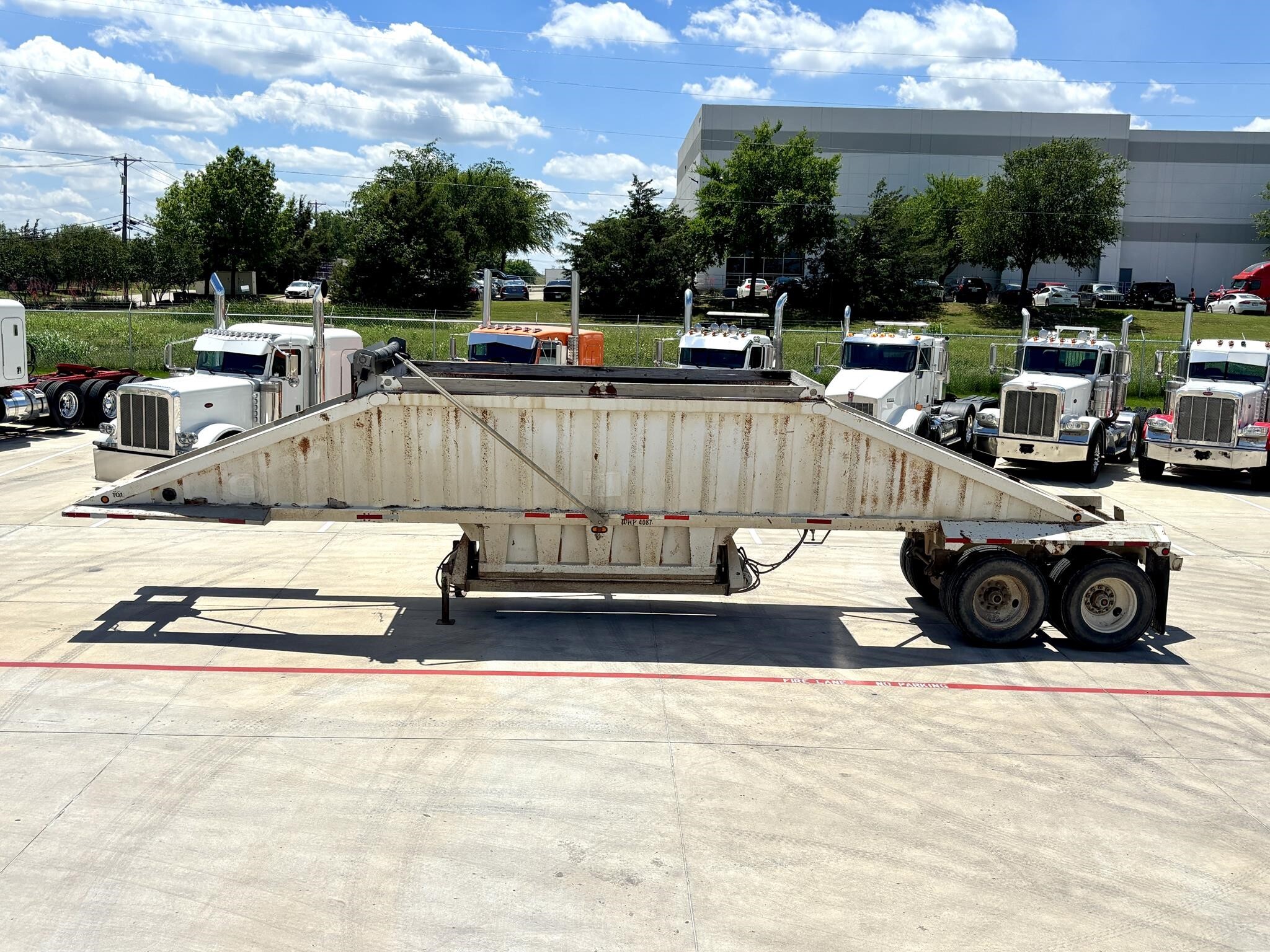 2009 CONST TRLR SPEC in Hutchins, TX