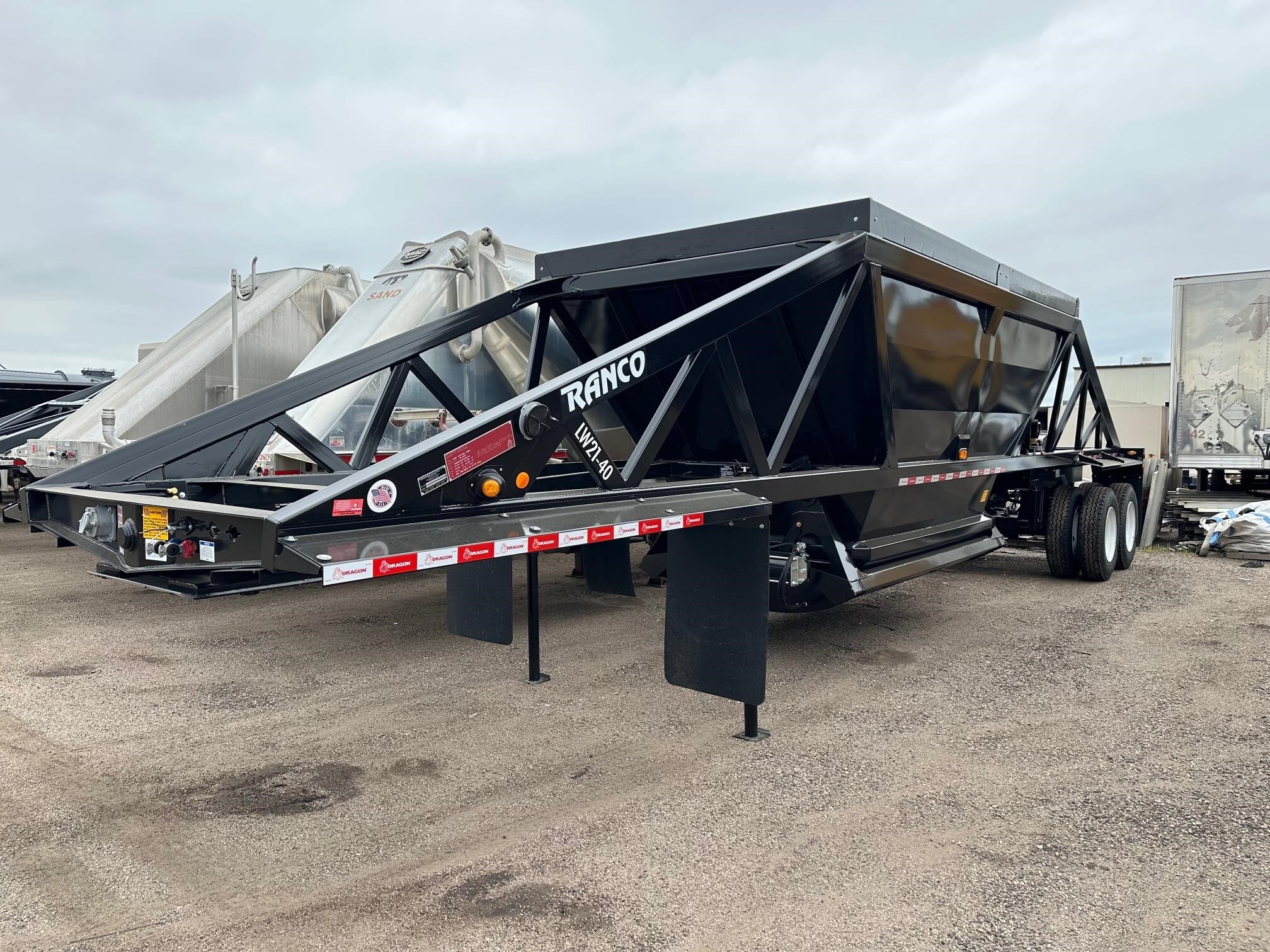2026 RANCO LW21-40 AIR RIDE BOTTOM DUMP, VERSA VALVE, WINDROW in Henderson, CO