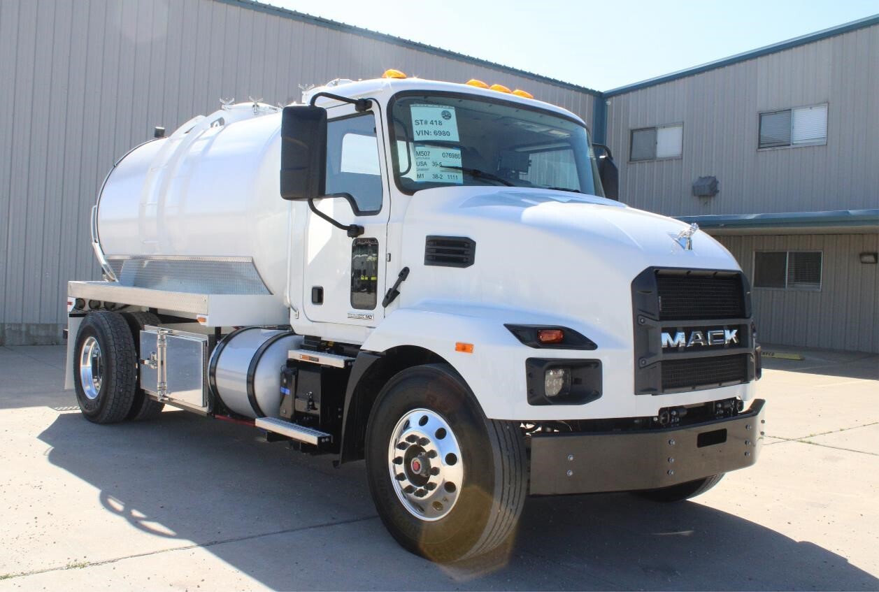 2025 MACK MD6 in Brookshire, TX