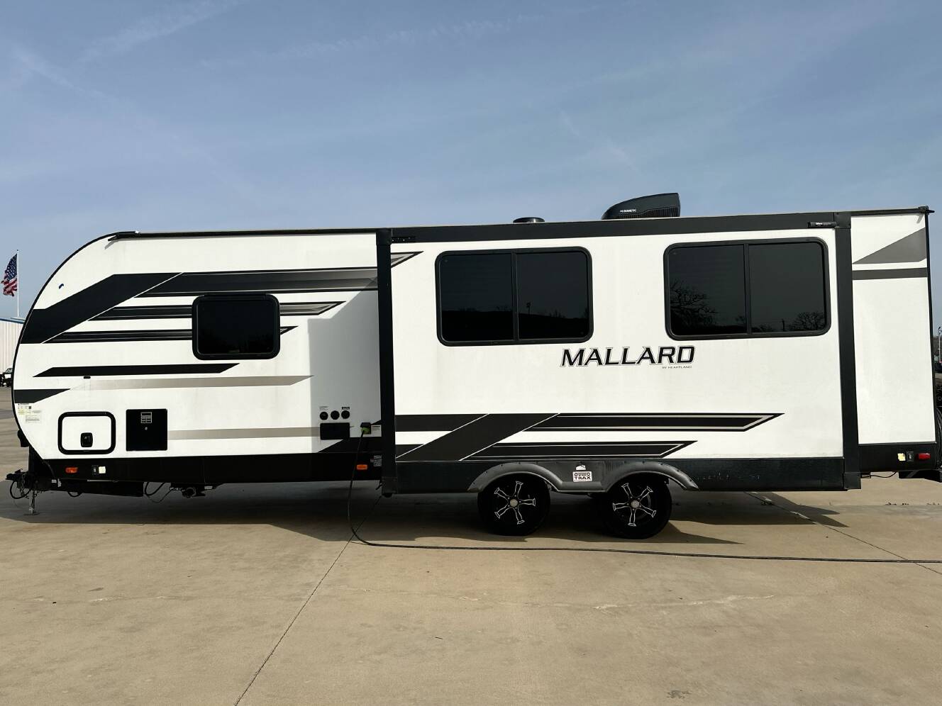 A photo of this 2023 Heartland MALLARD M27