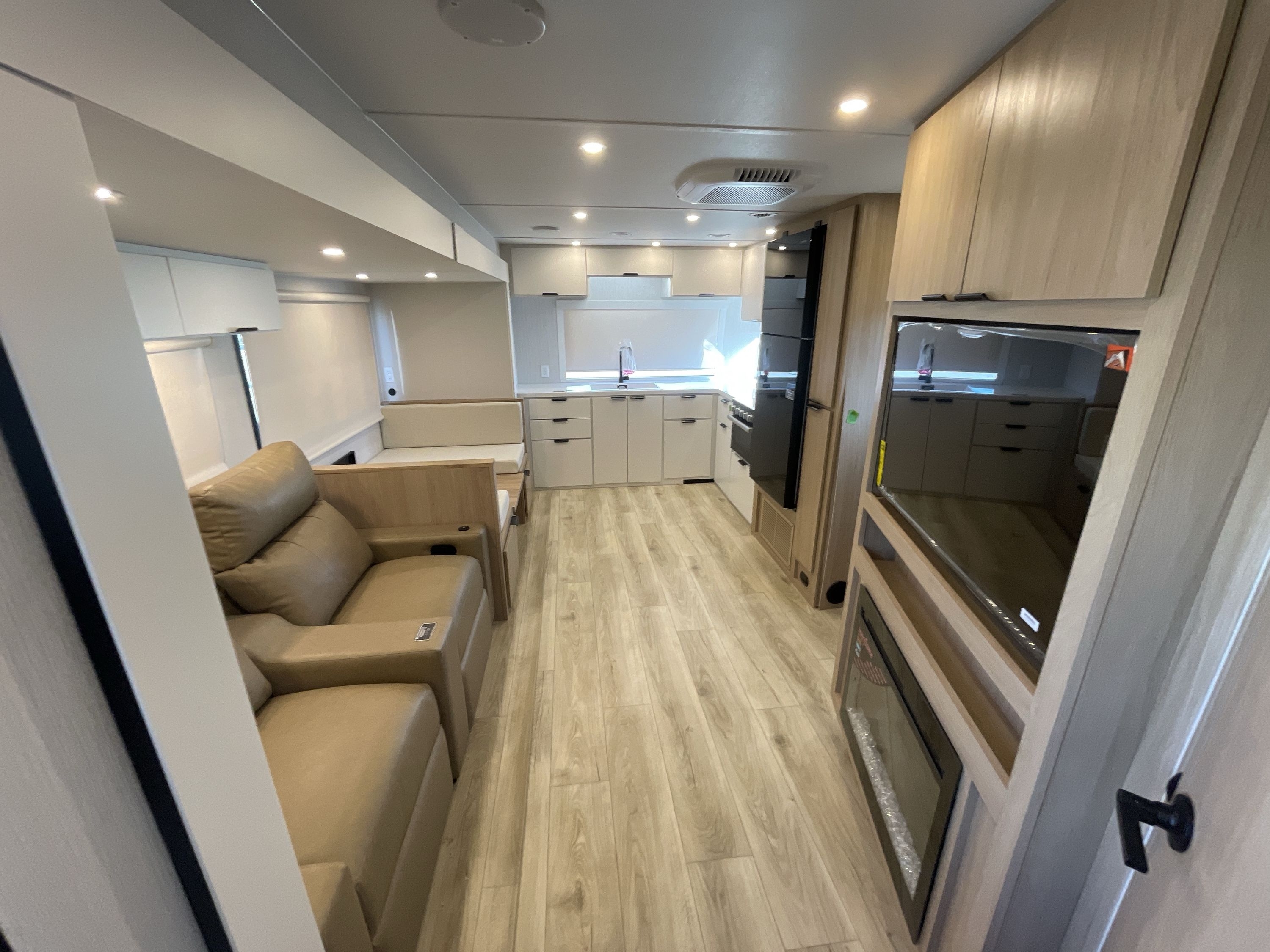 2026 Winnebago THRIVE 26FKD in kansas city KS