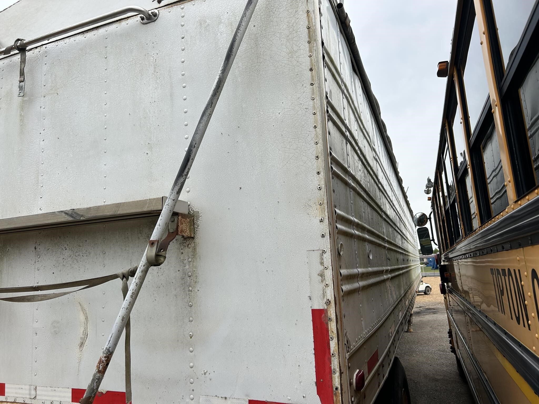1984 HILLMAN HOPPER TRAILER in Covington, TN