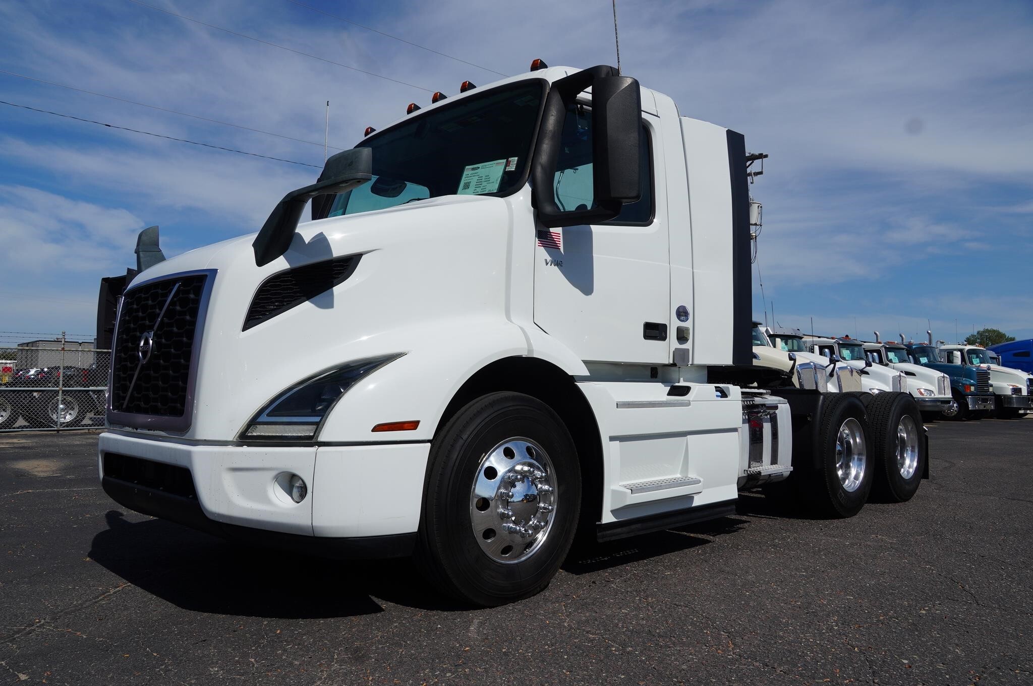 2020 VOLVO VNR64T300 in Sioux Falls, SD