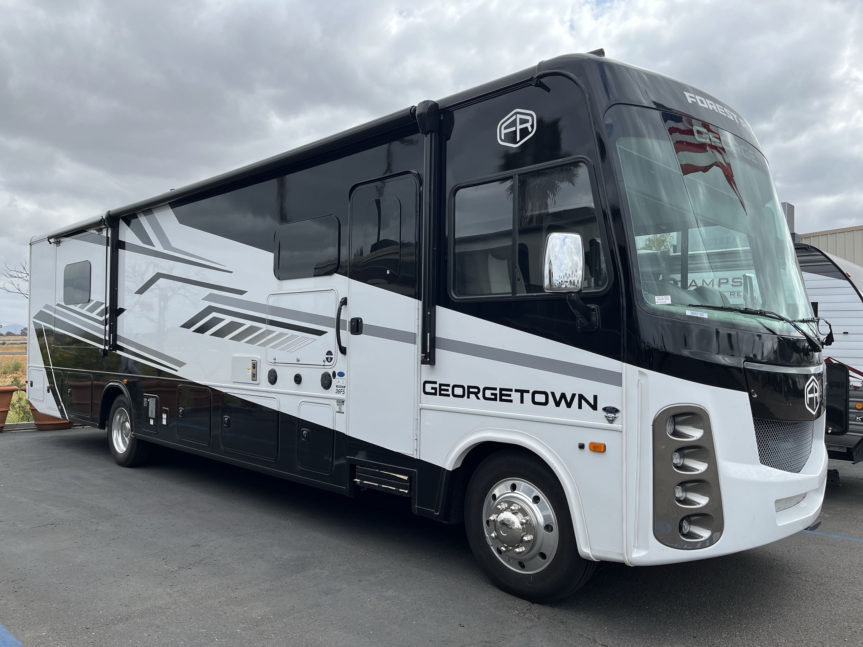 2027 Forest River GEORGETOWN 5 SERIES 36F 36F5 in san diego CA