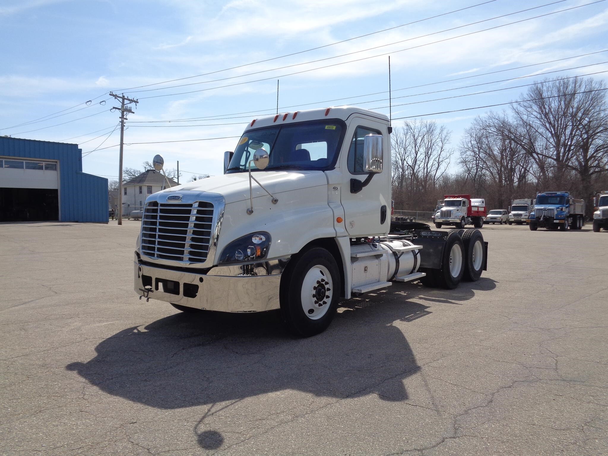 2019 FREIGHTLINER CASCADIA 125 in Fairbank, IA