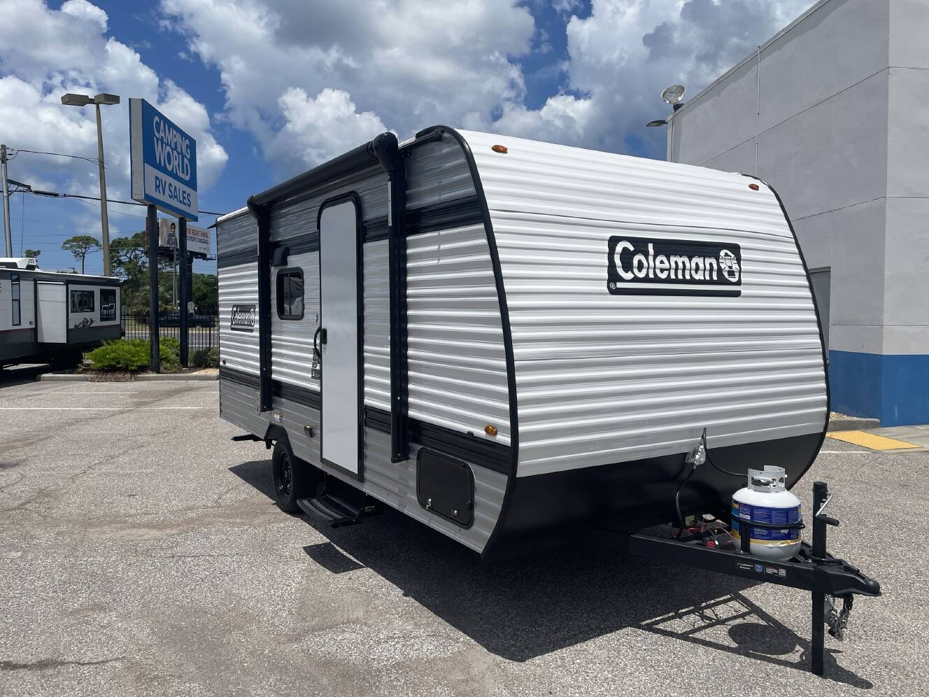 A photo of this 2027 Keystone COLEMAN 17B