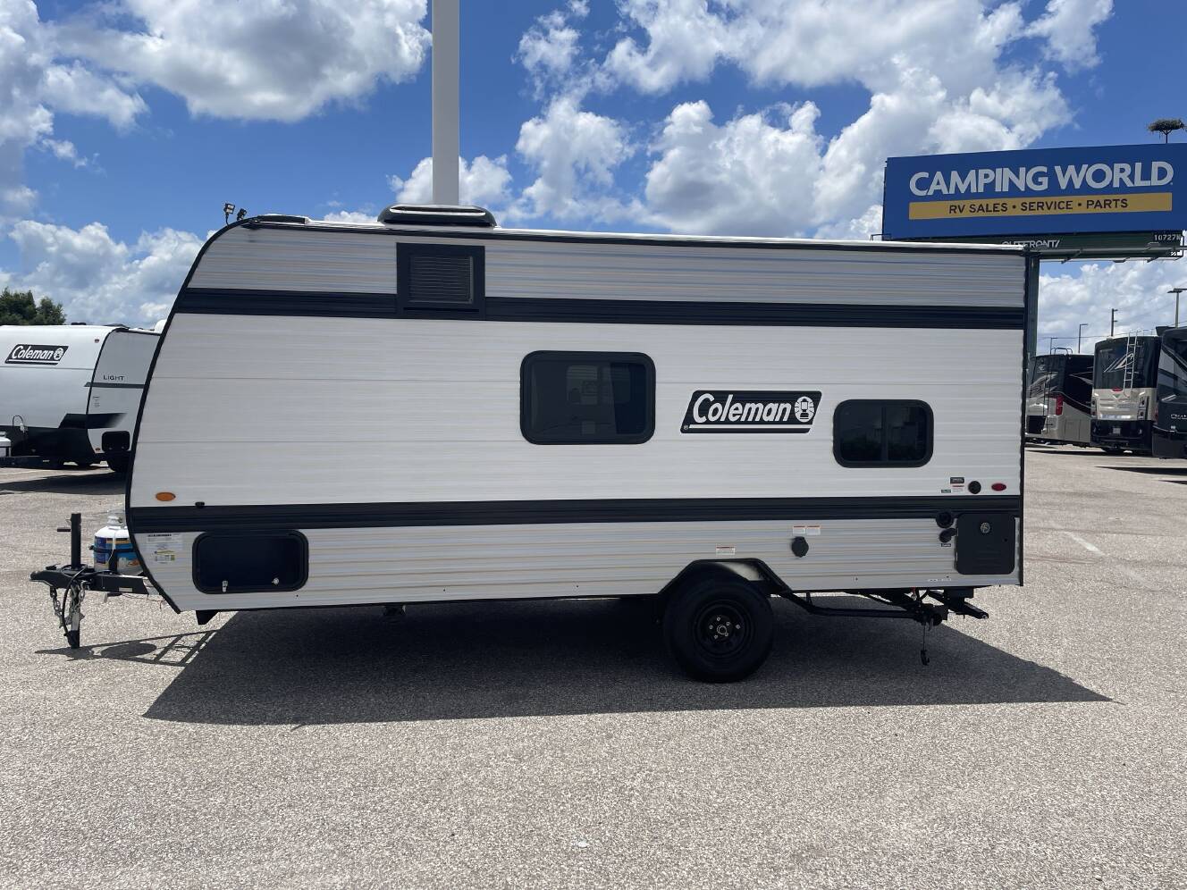 A photo of this 2027 Keystone COLEMAN 17B