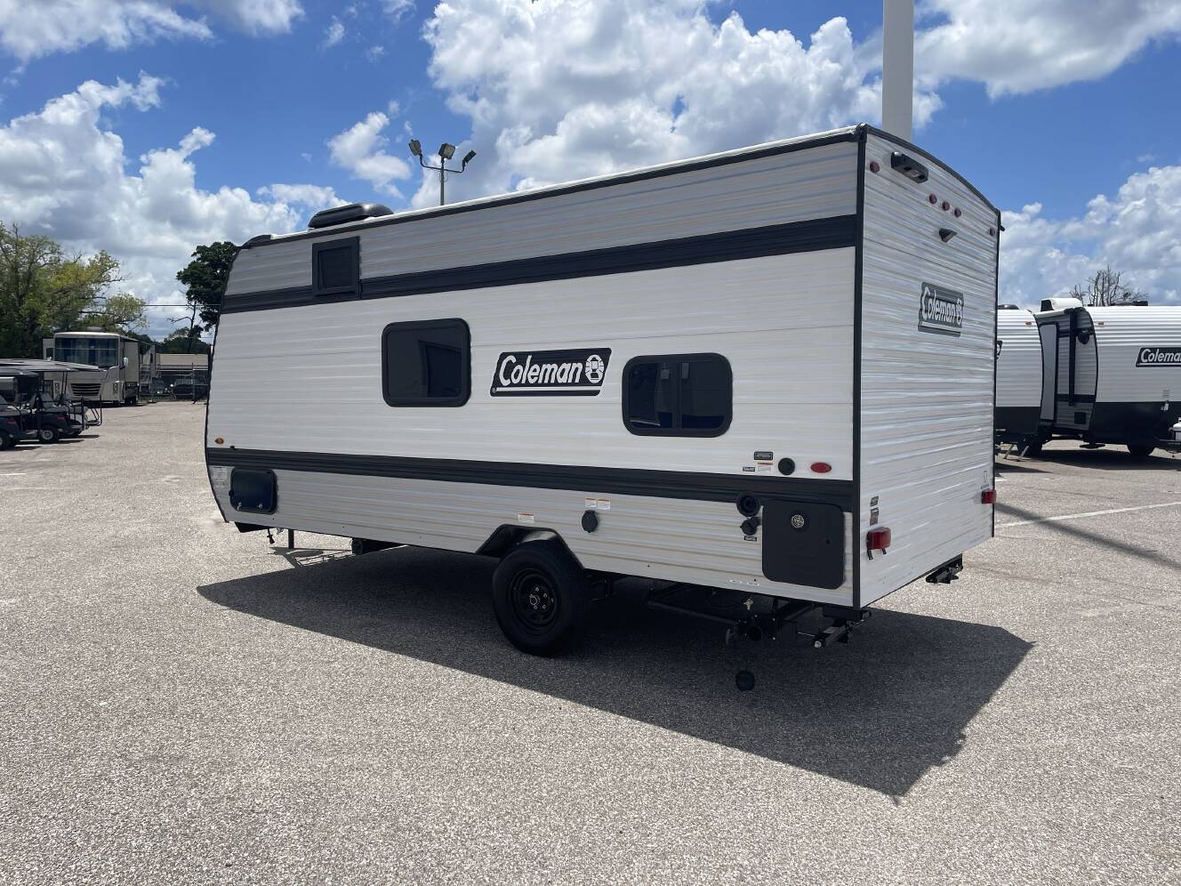 A photo of this 2027 Keystone COLEMAN 17B