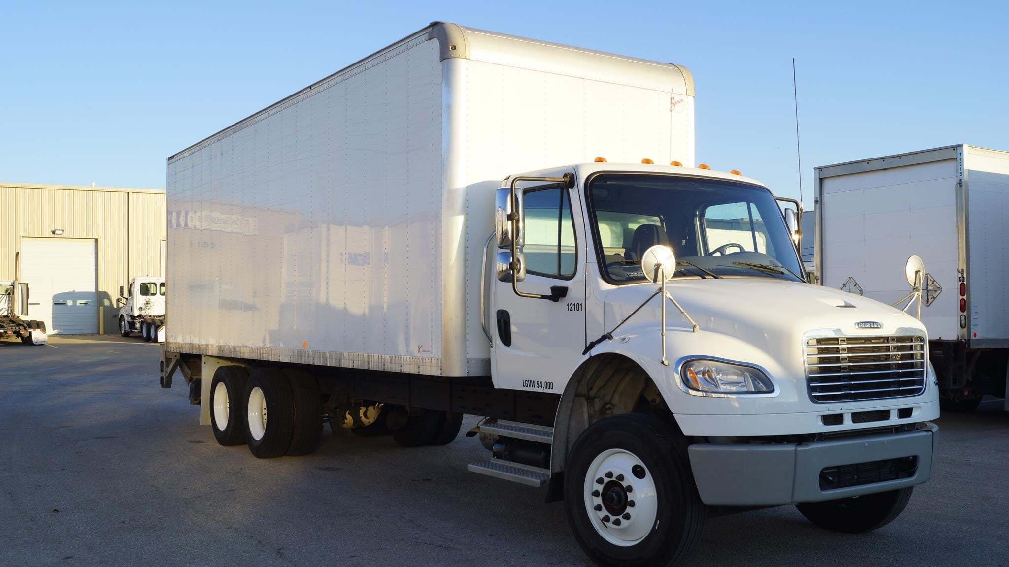 2022 FREIGHTLINER BUSINESS CLASS M2 106 in Phoenix, AZ