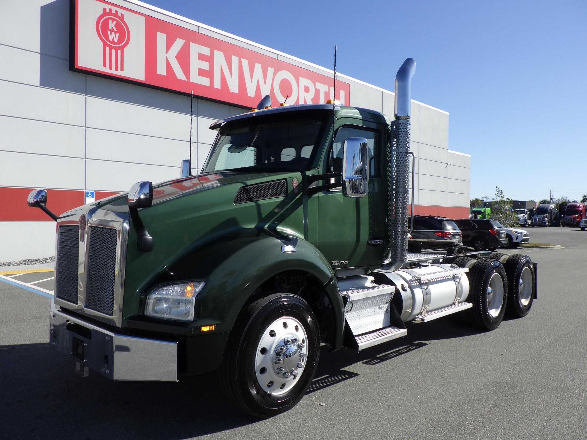 2020 KENWORTH T880 in Jacksonville, FL