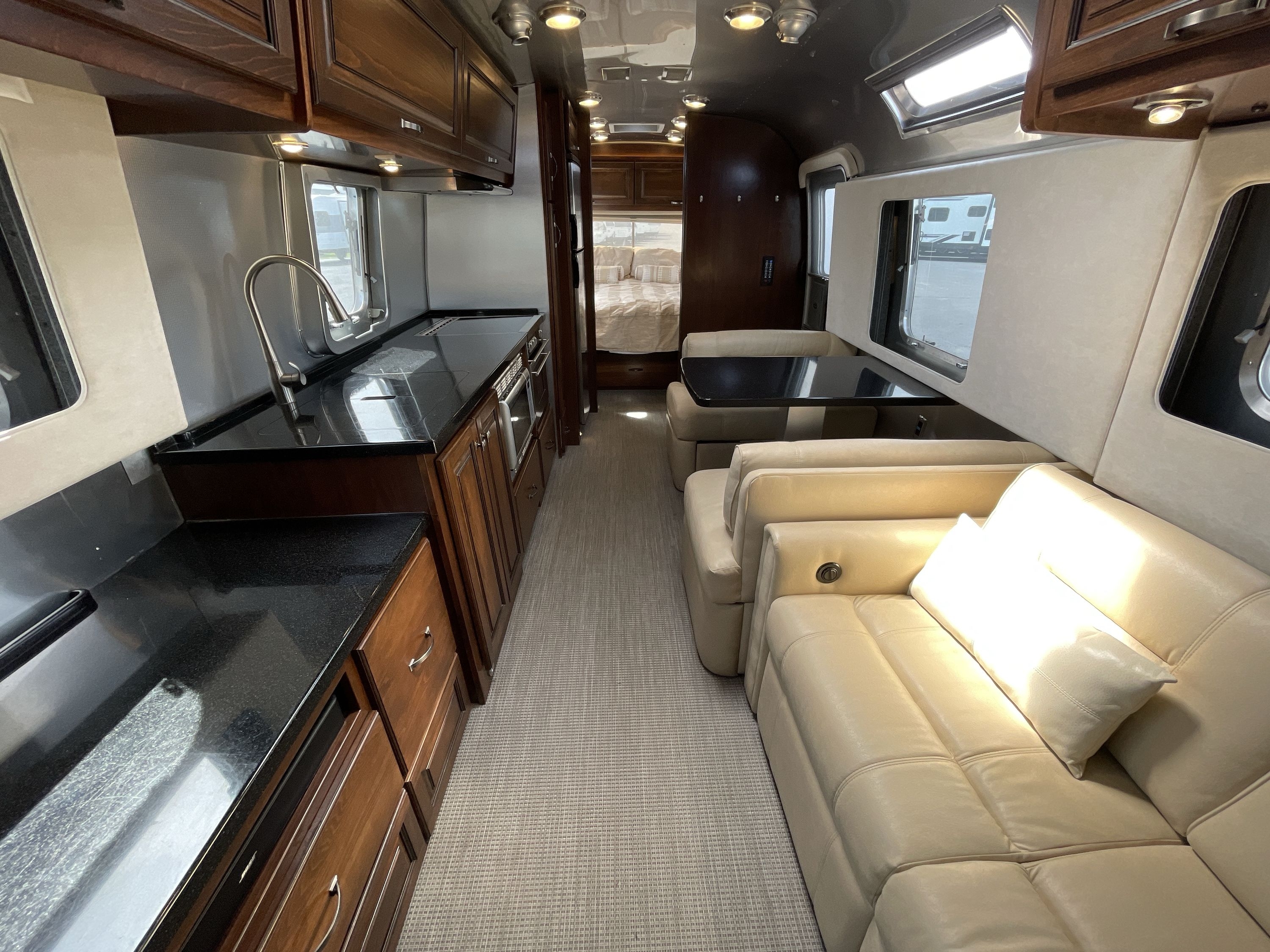2018 Airstream CLASSIC 33FB QUEEN in north little rock AR
