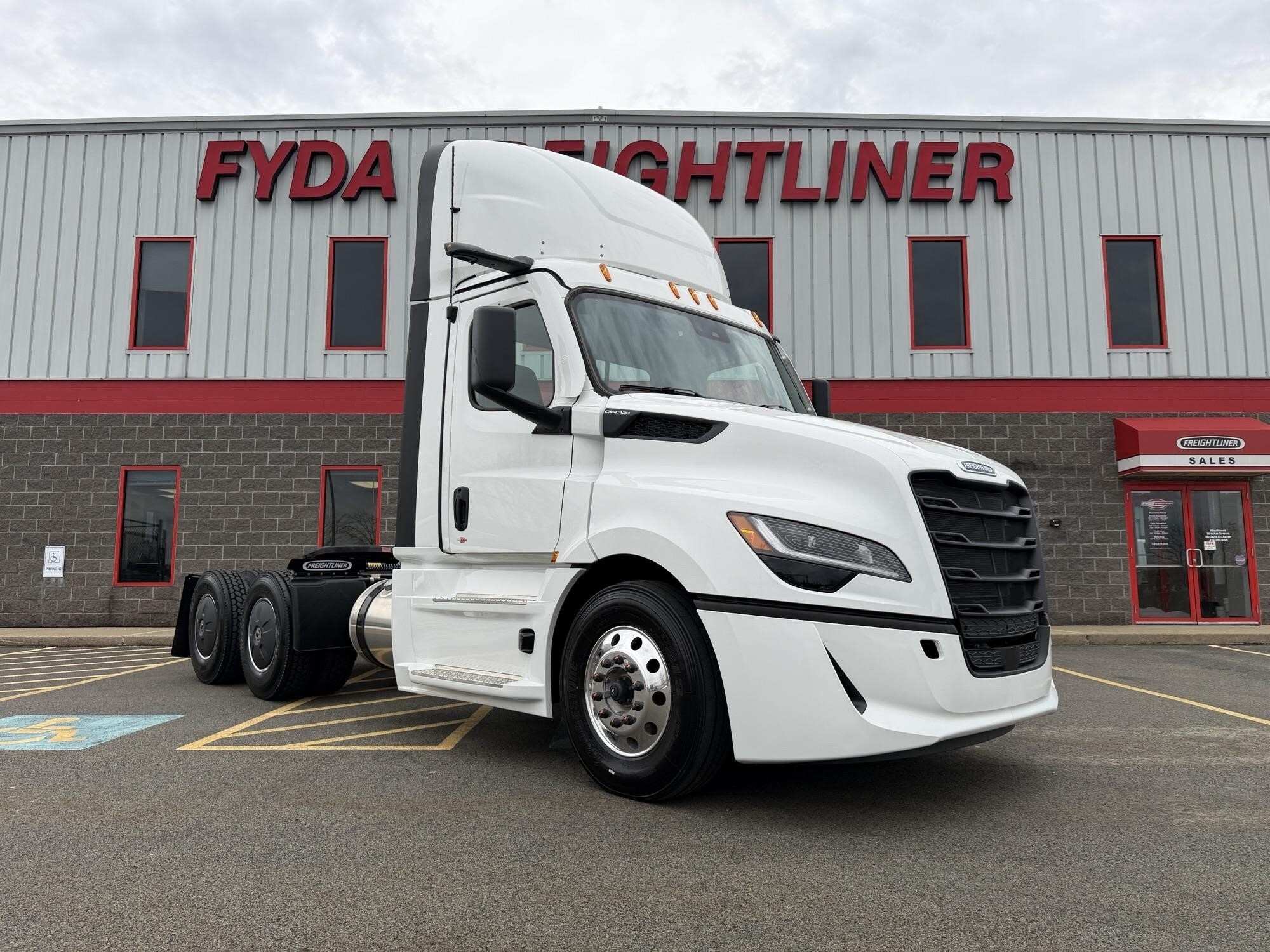 2026 FREIGHTLINER CASCADIA 126 in Canonsburg, PA