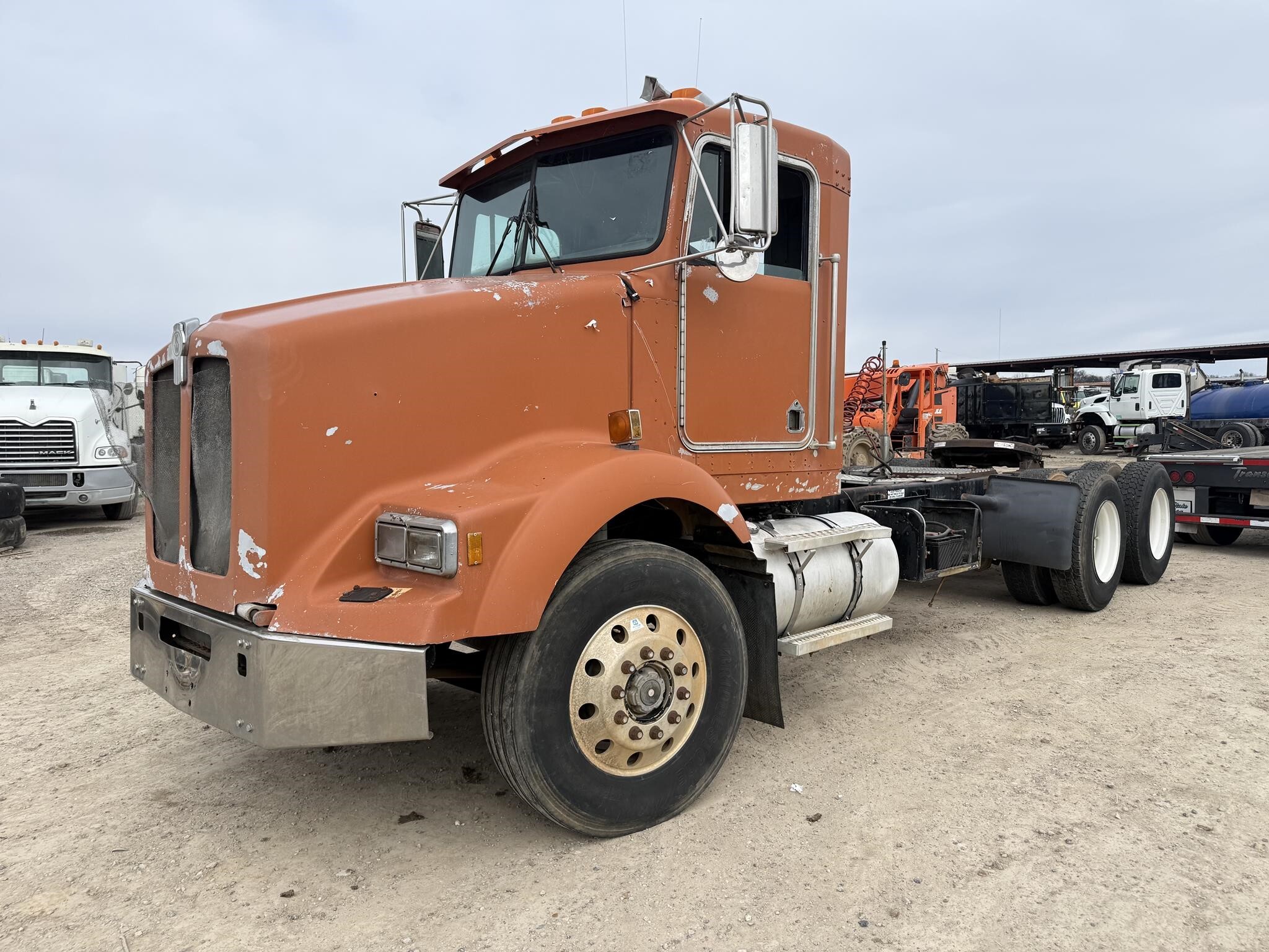 1994 KENWORTH T450 in Covington, TN