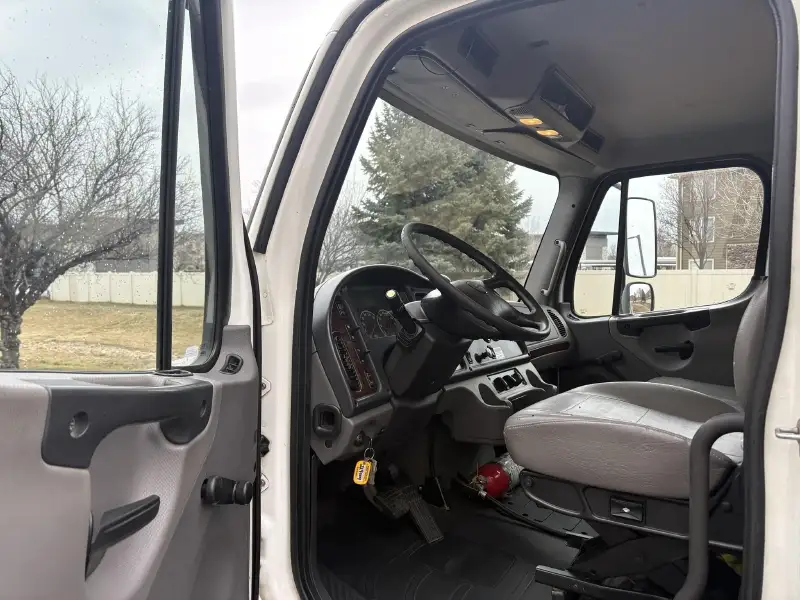 2019 FREIGHTLINER BUSINESS CLASS M2 106