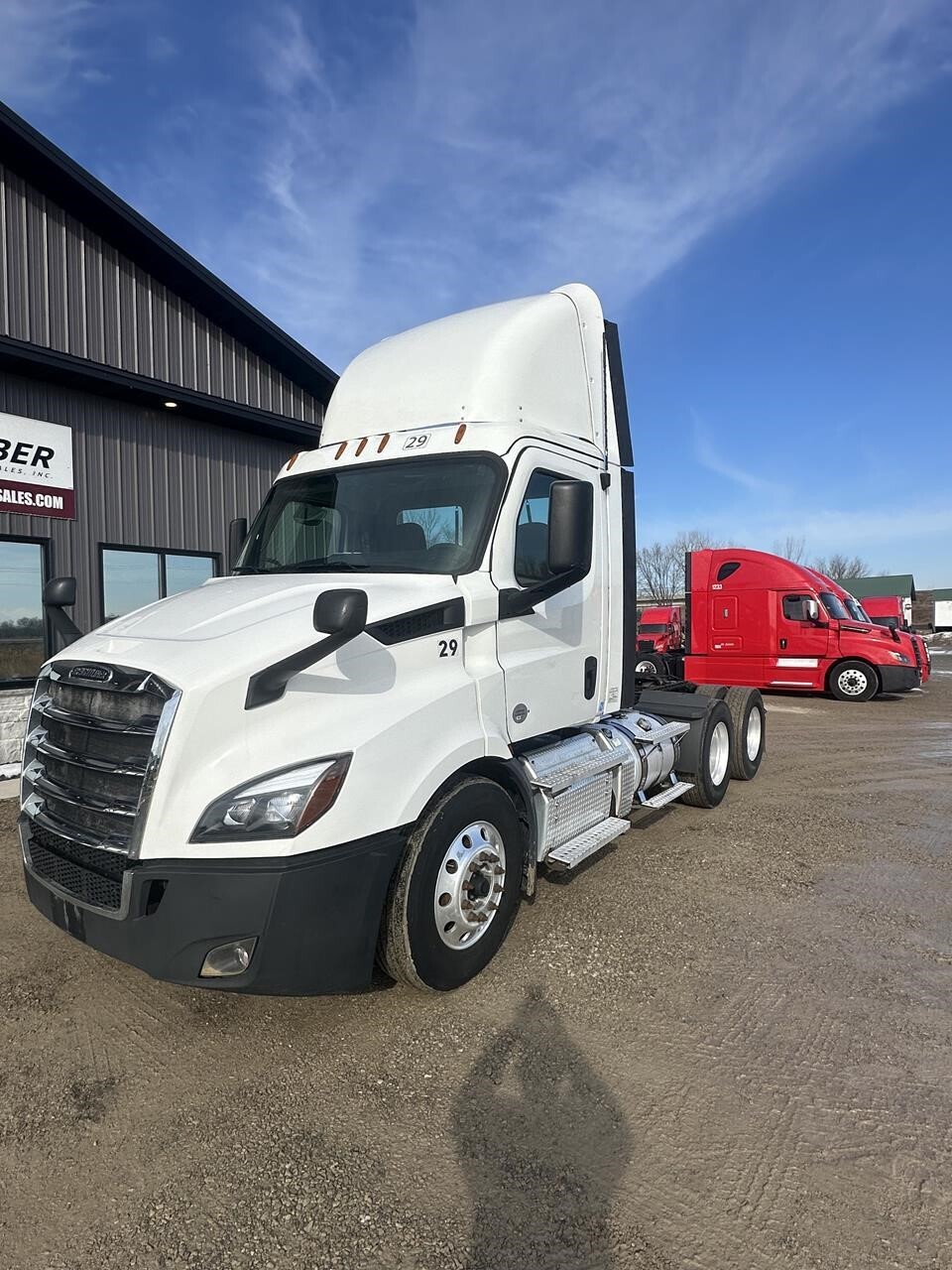 2019 FREIGHTLINER CASCADIA 126 in Little Suamico, WI