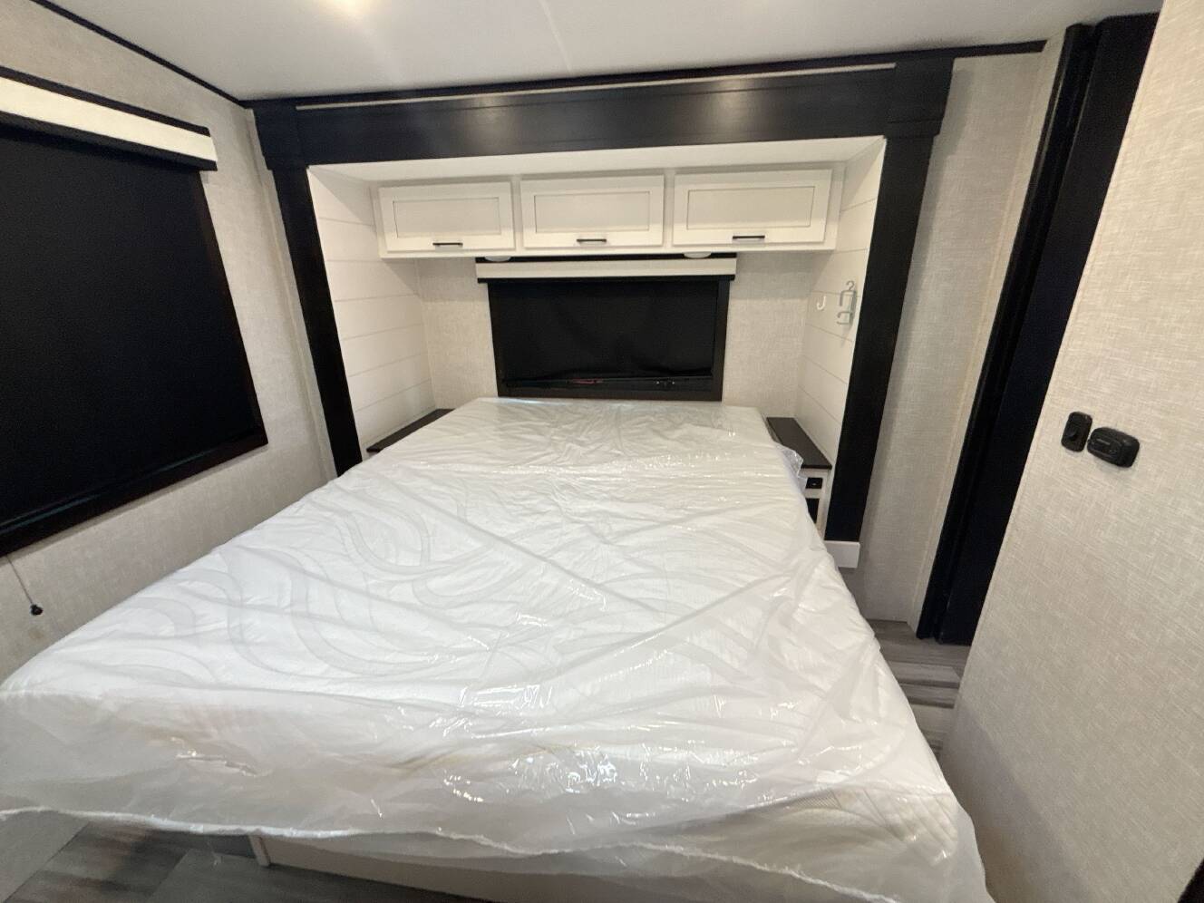 A photo of this 2024 Jayco WHITE HAWK 26FK