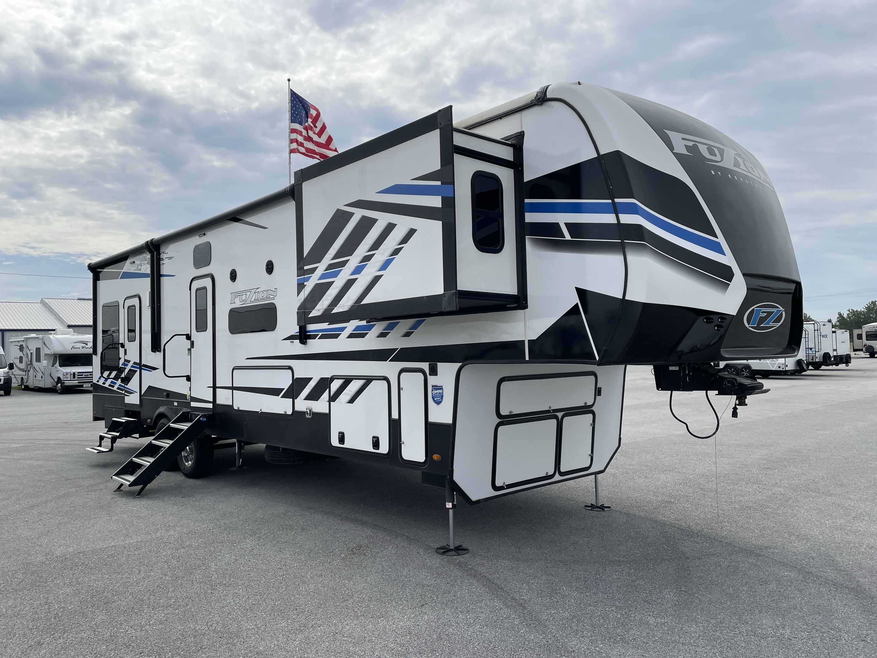 2022 Keystone FUZION 369 in davenport IA