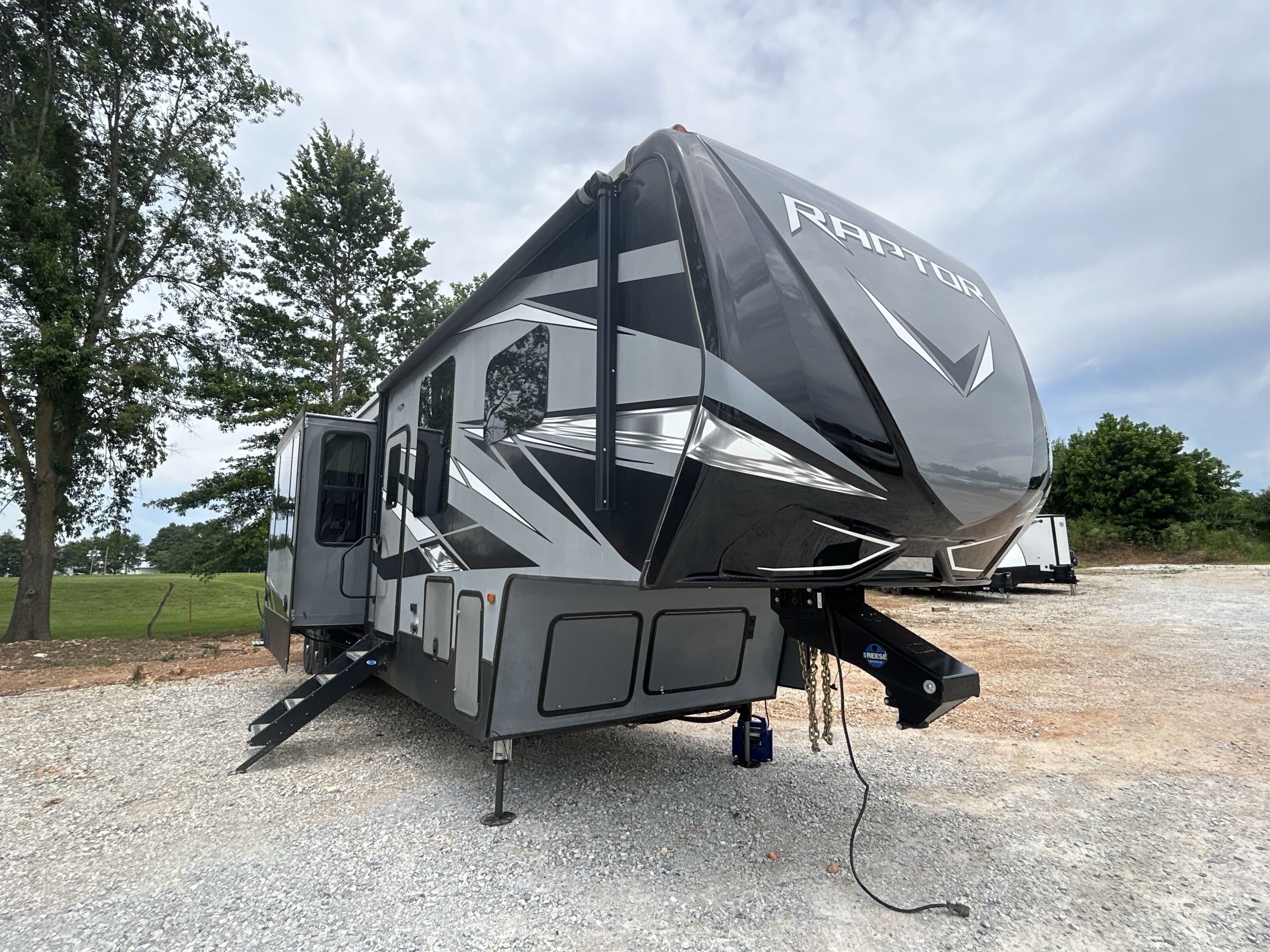 2020 Keystone RAPTOR 415 Fifth Wheel Toy Hauler RV