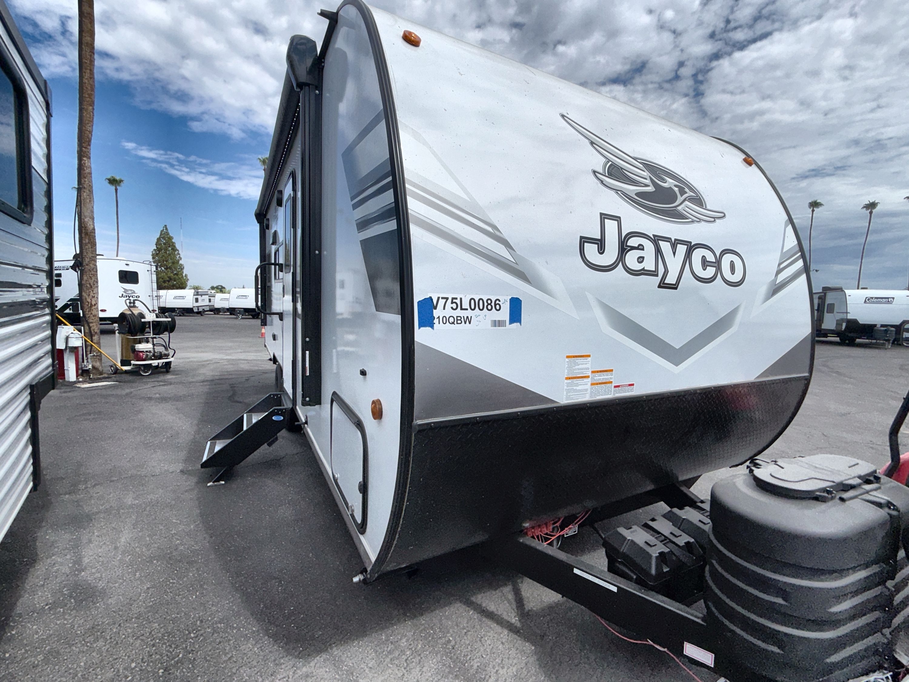 2027 Jayco JAY FLIGHT 210QBW in bakersfield CA