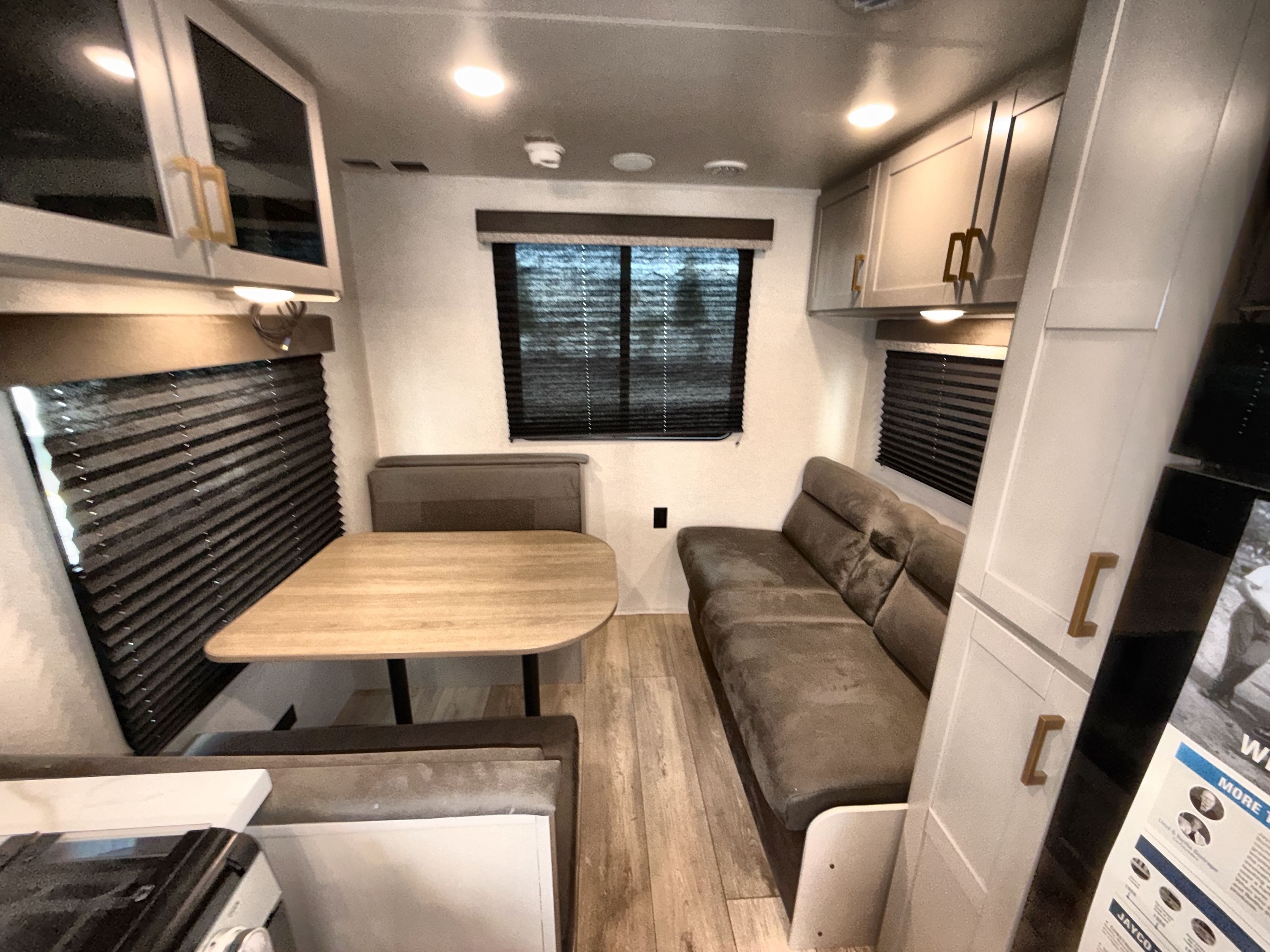2027 Jayco JAY FLIGHT 210QBW in bakersfield CA