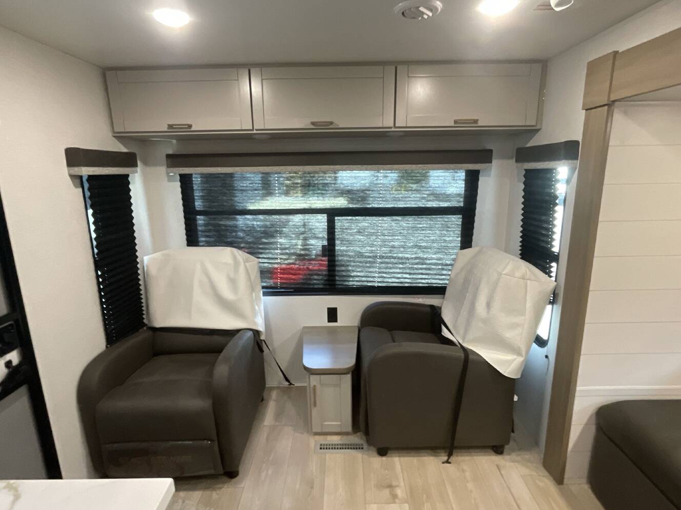 A photo of this 2027 Jayco JAY FLIGHT 262RLSW