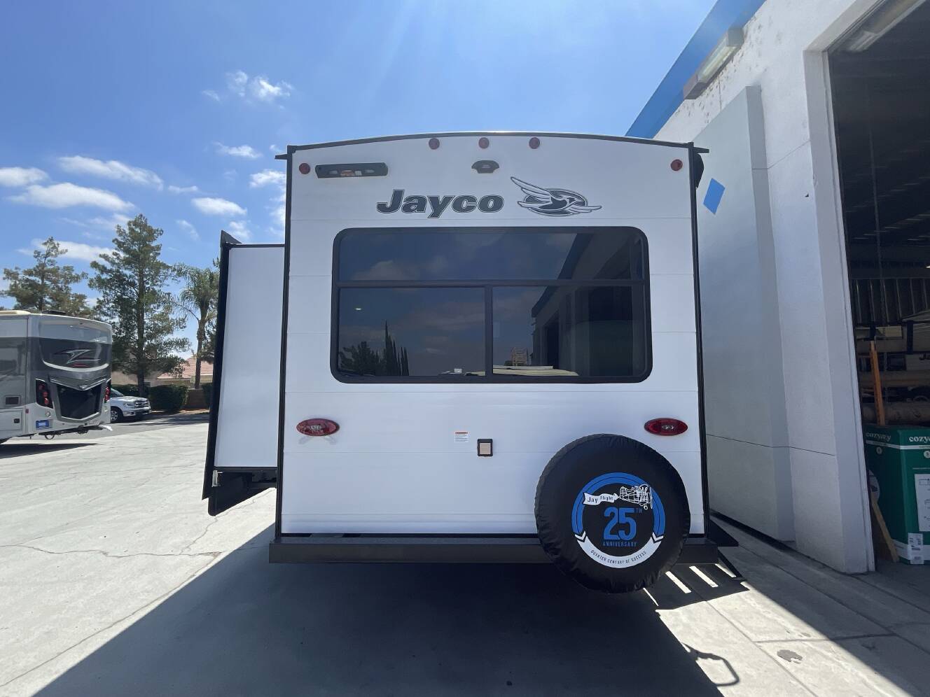 A photo of this 2027 Jayco JAY FLIGHT 262RLSW